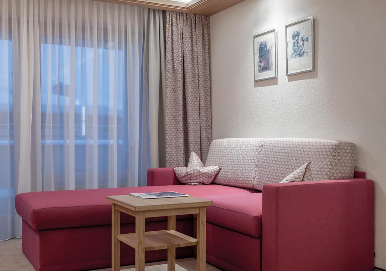 Junior Suite with Mountain View - Photo 2