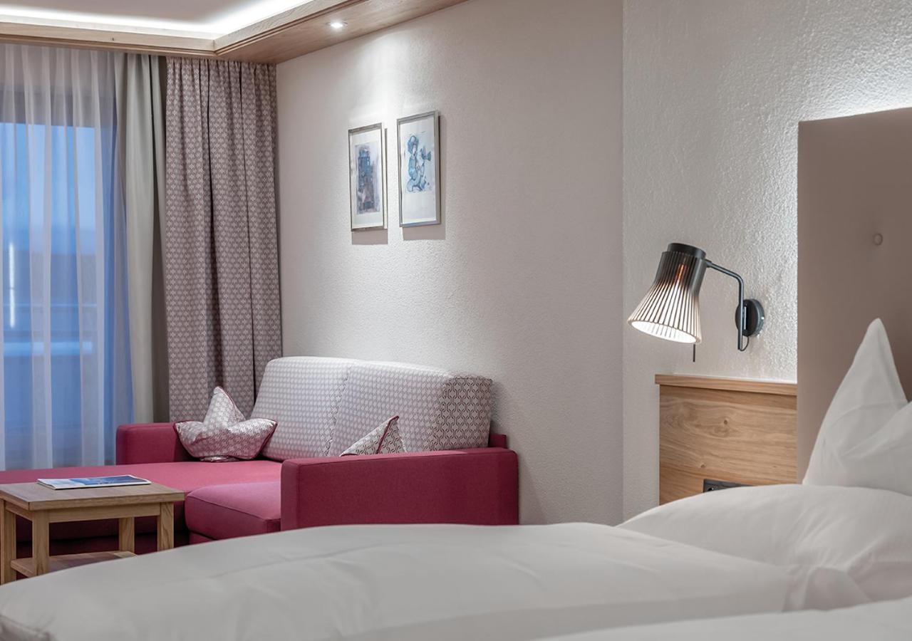 Superior Double Room with Balcony - Photo 3