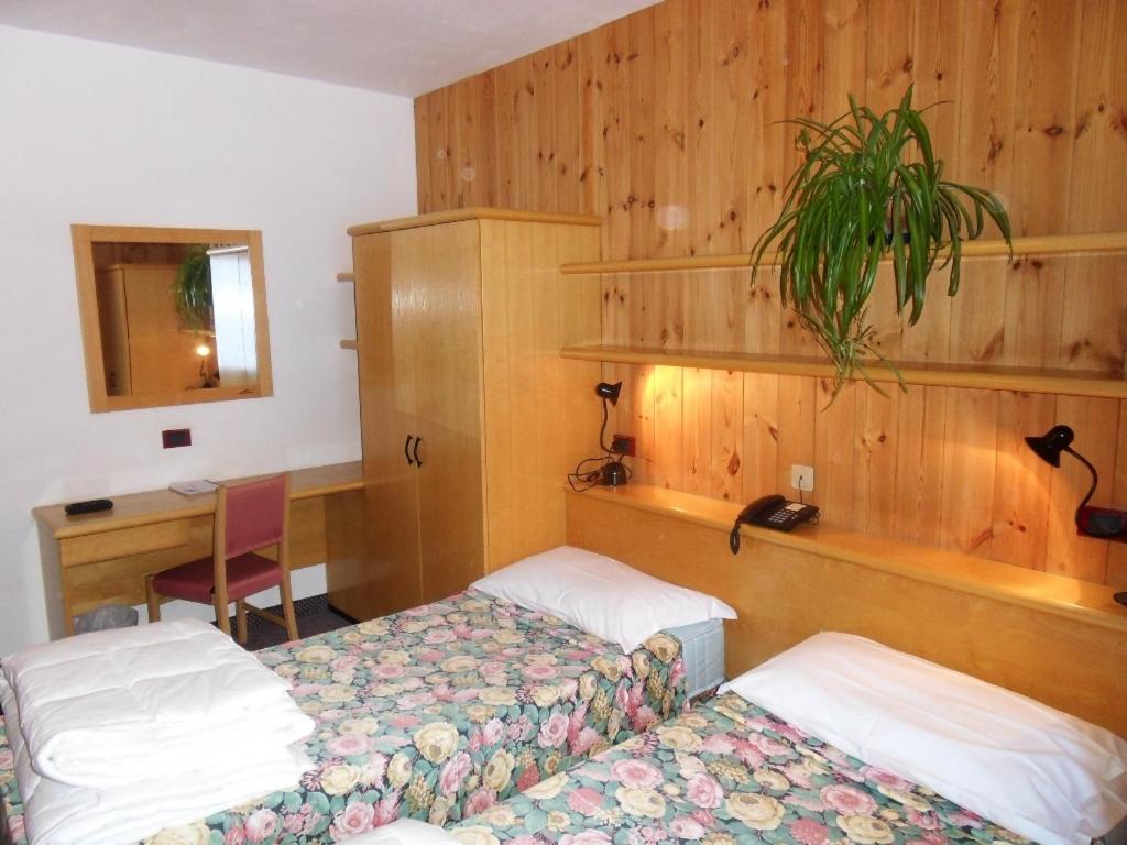 Twin Room - Photo 4