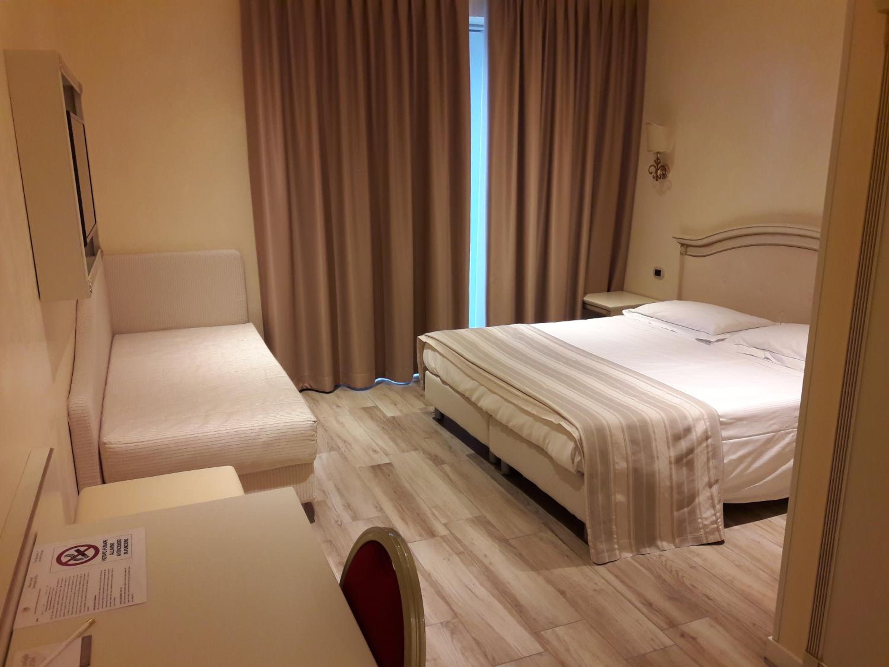 Double or Twin Room photo 1