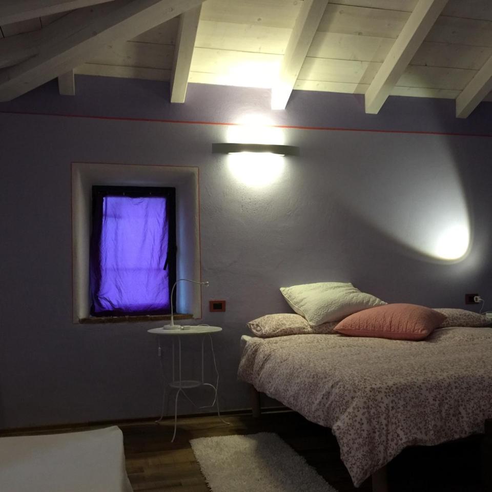 Queen Room photo 2
