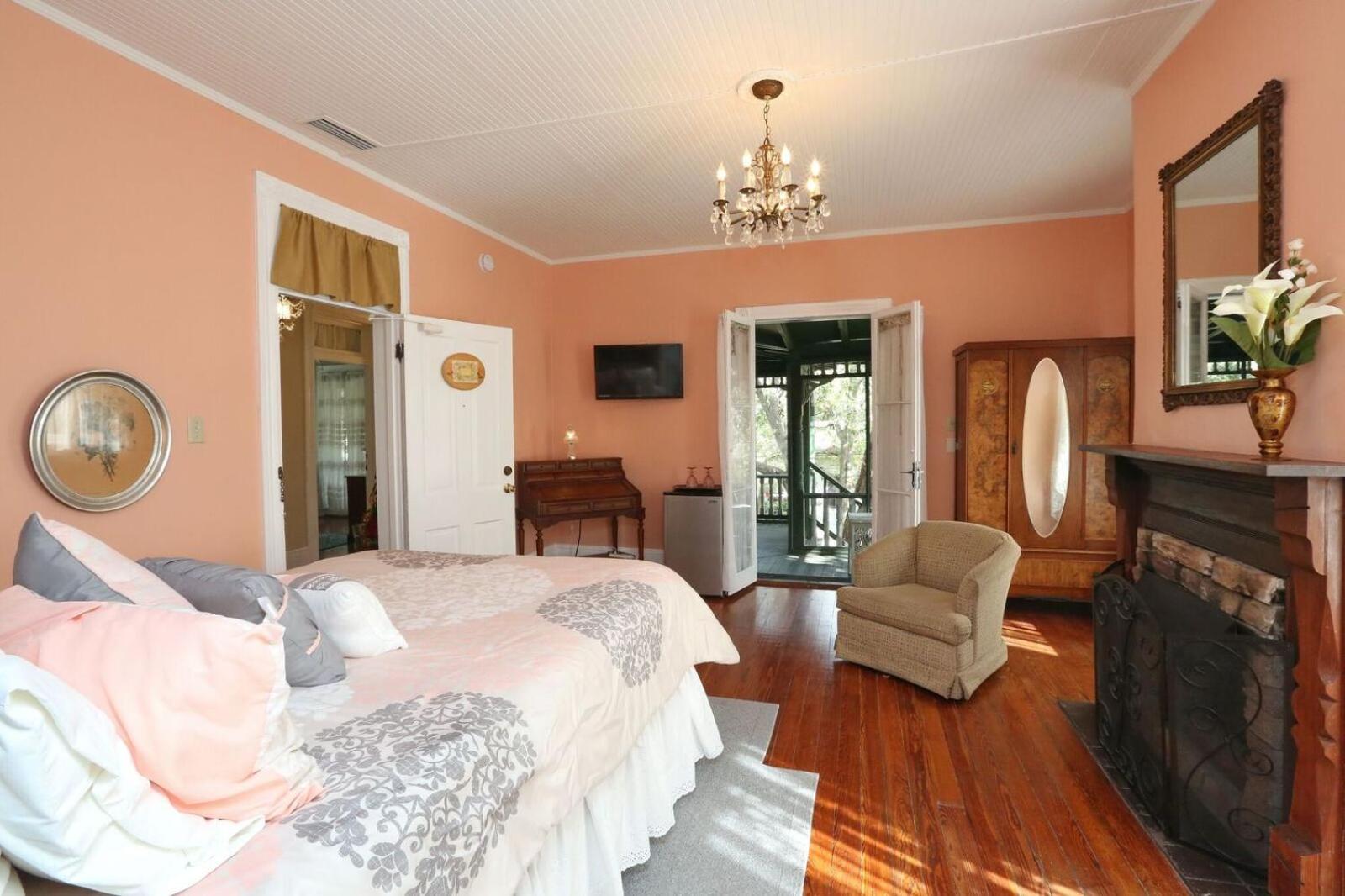 Queen Room with Balcony