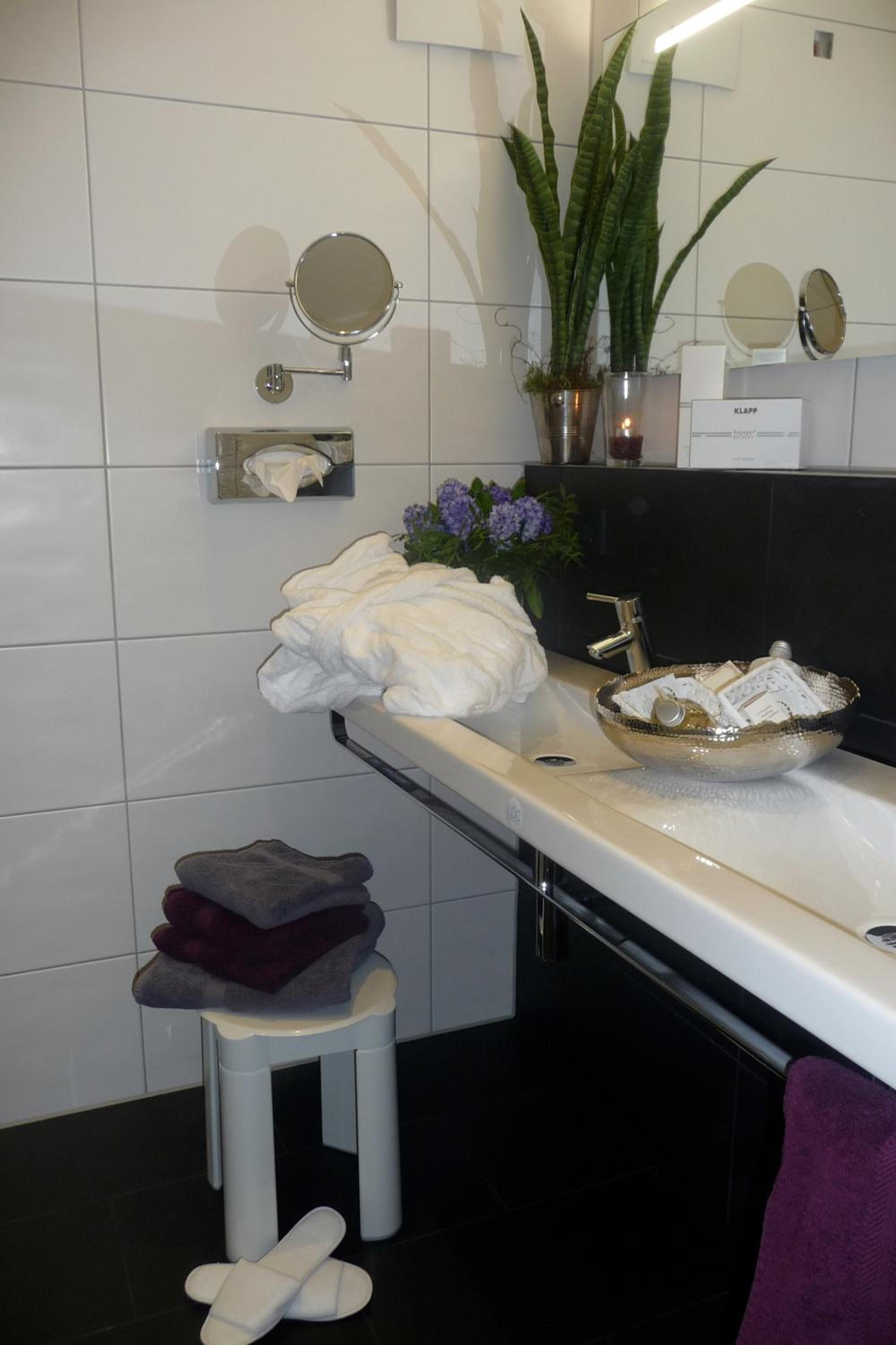 Deluxe Double Room - Photo 19