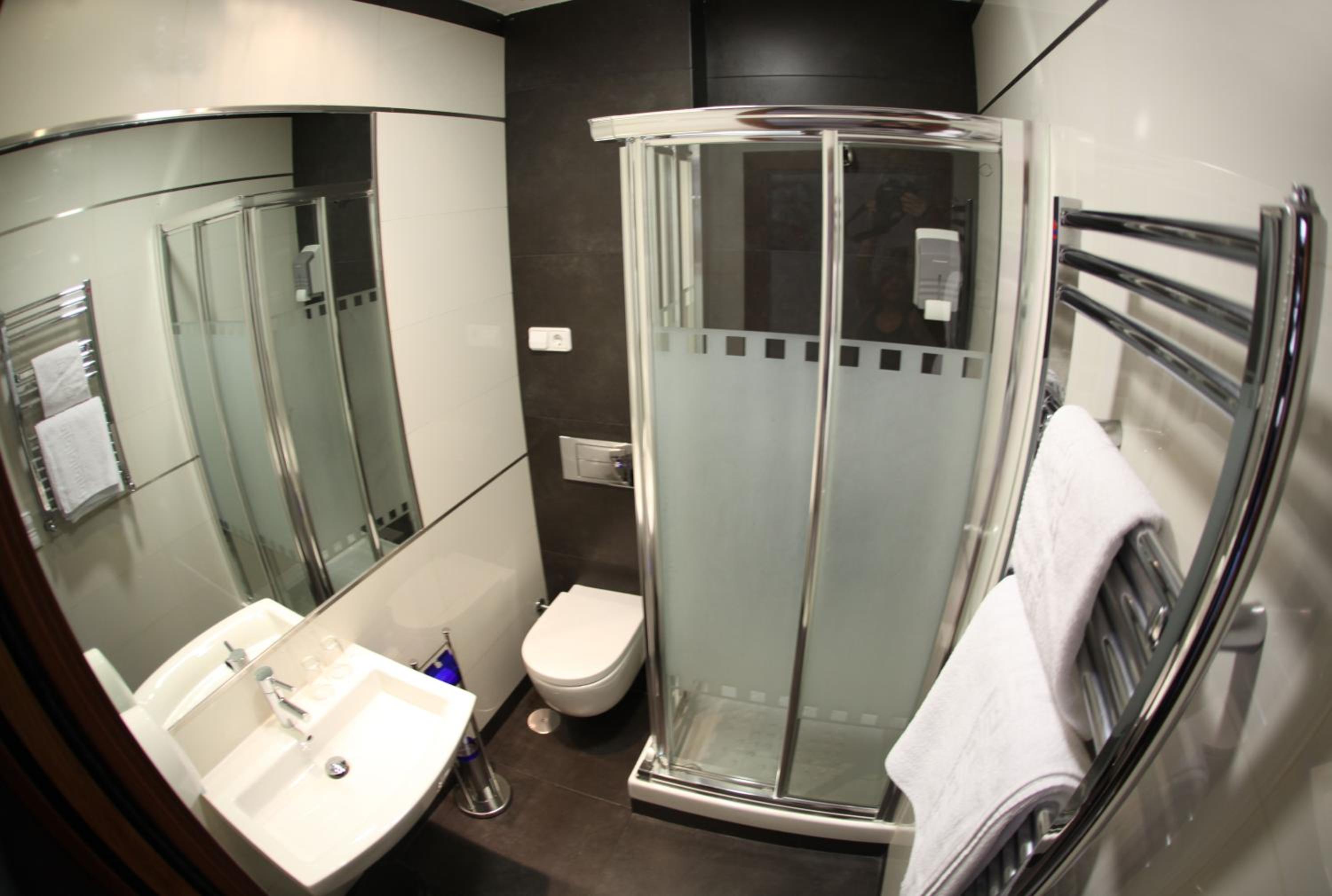Double Room - Photo 11