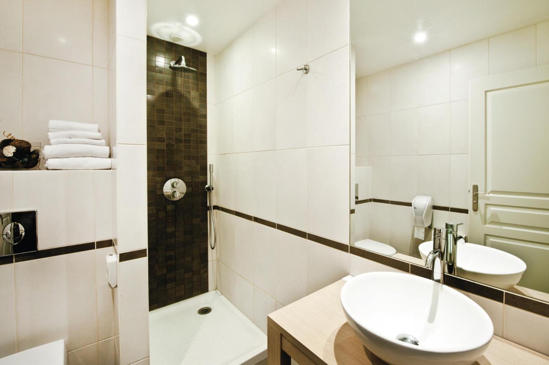 Standard Double Room - Photo 4