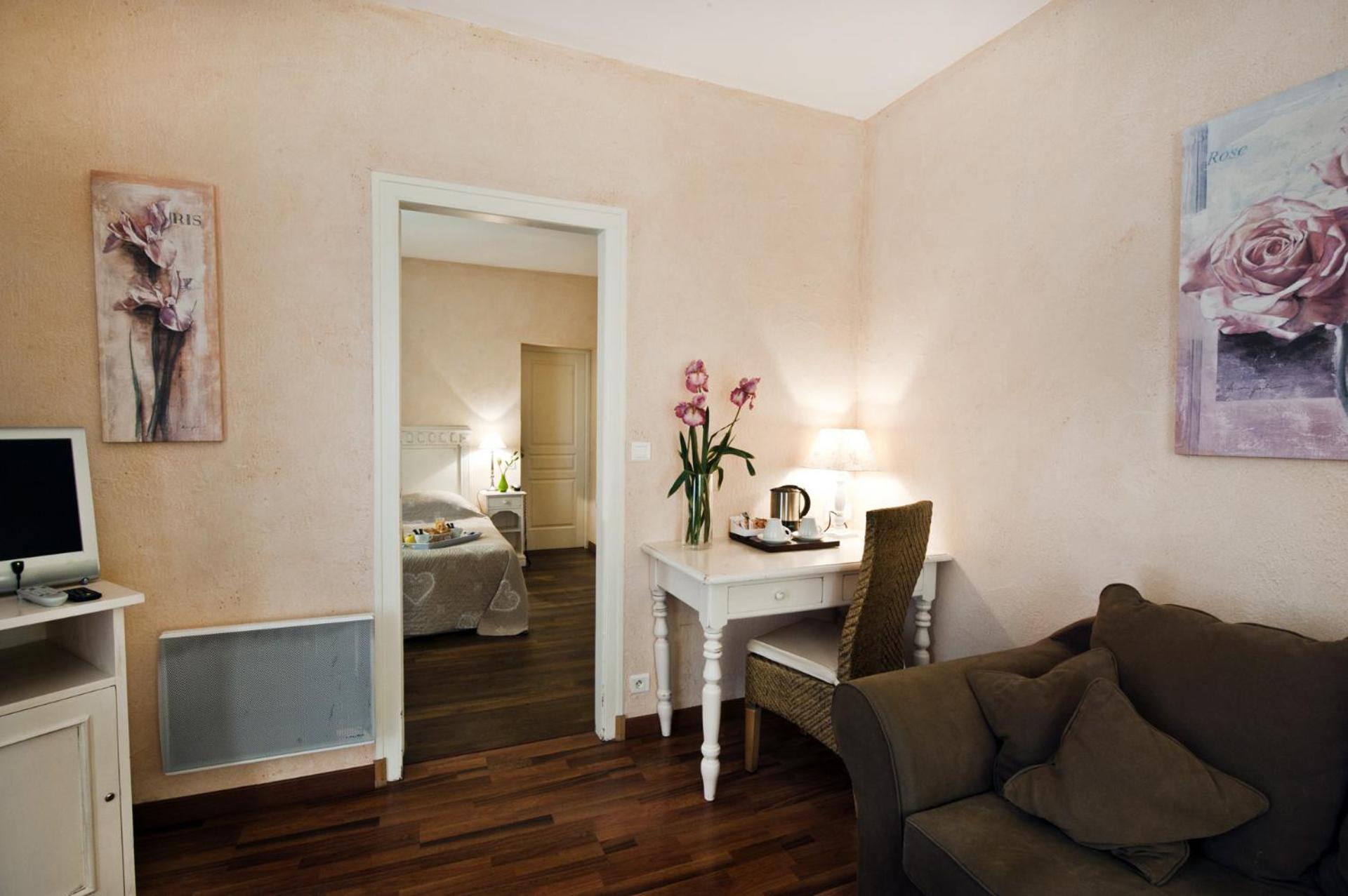 Suite - Photo 9