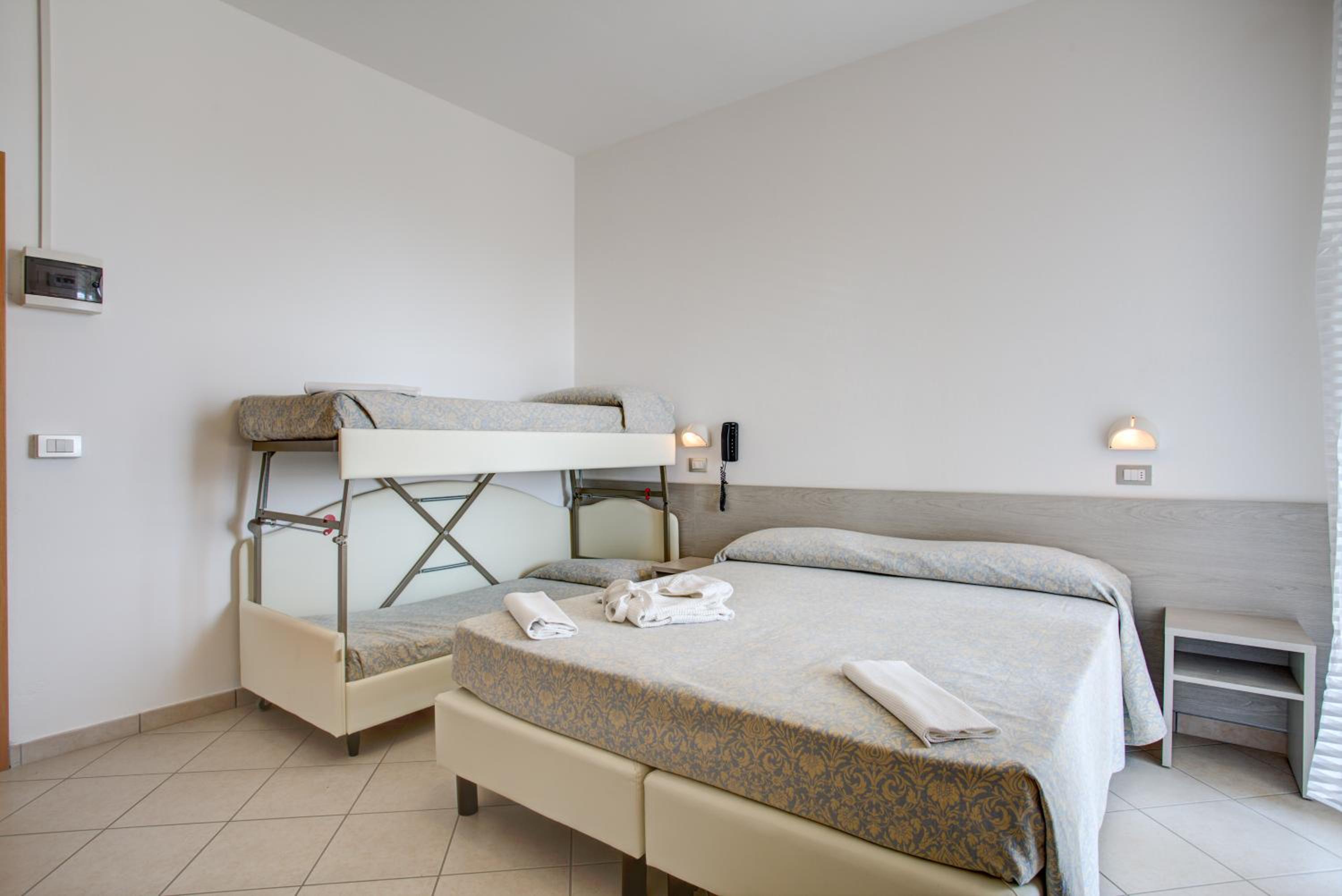 Quadruple Room with Garden View photo 3
