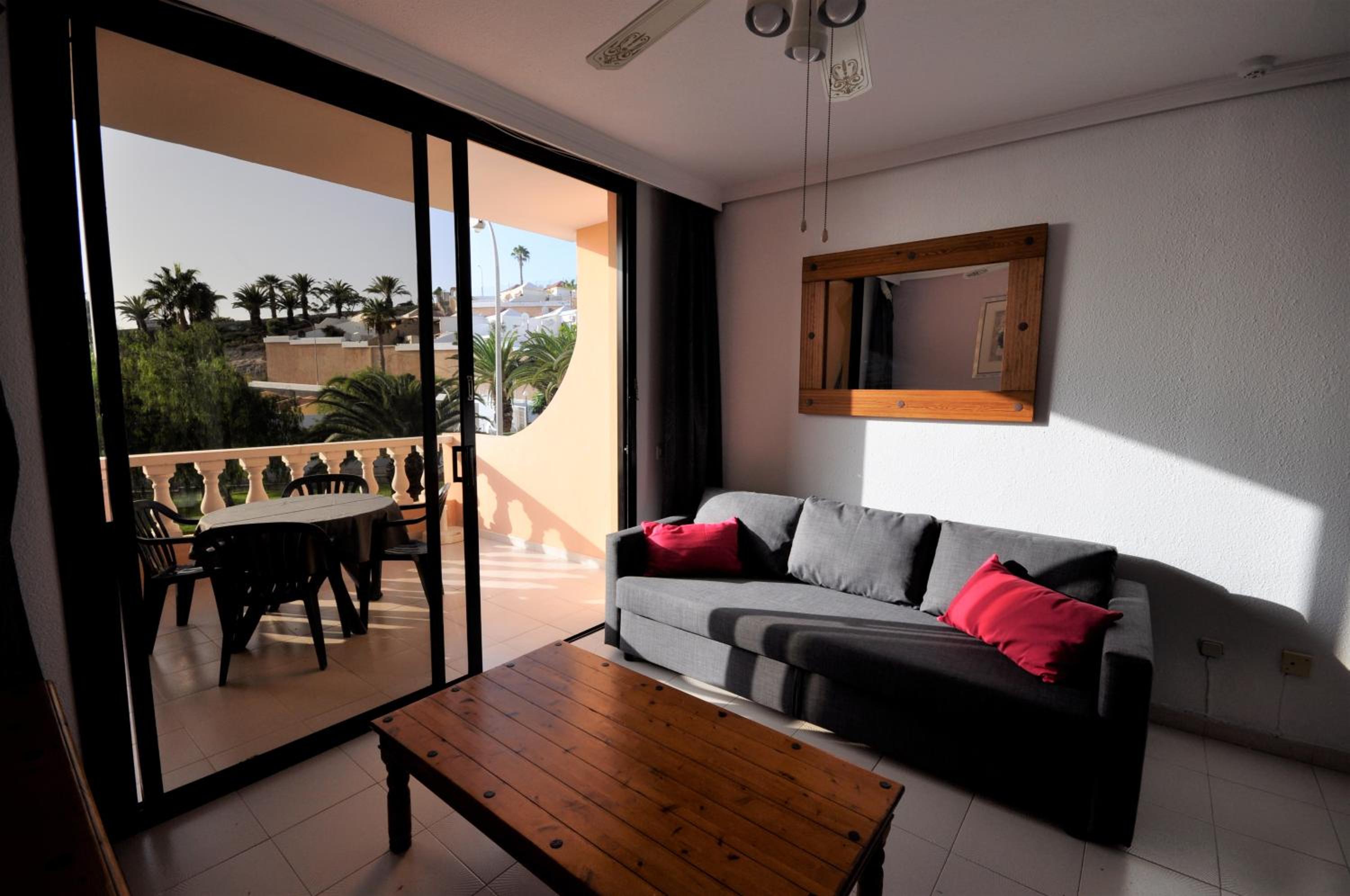 Apartamento con Balcón