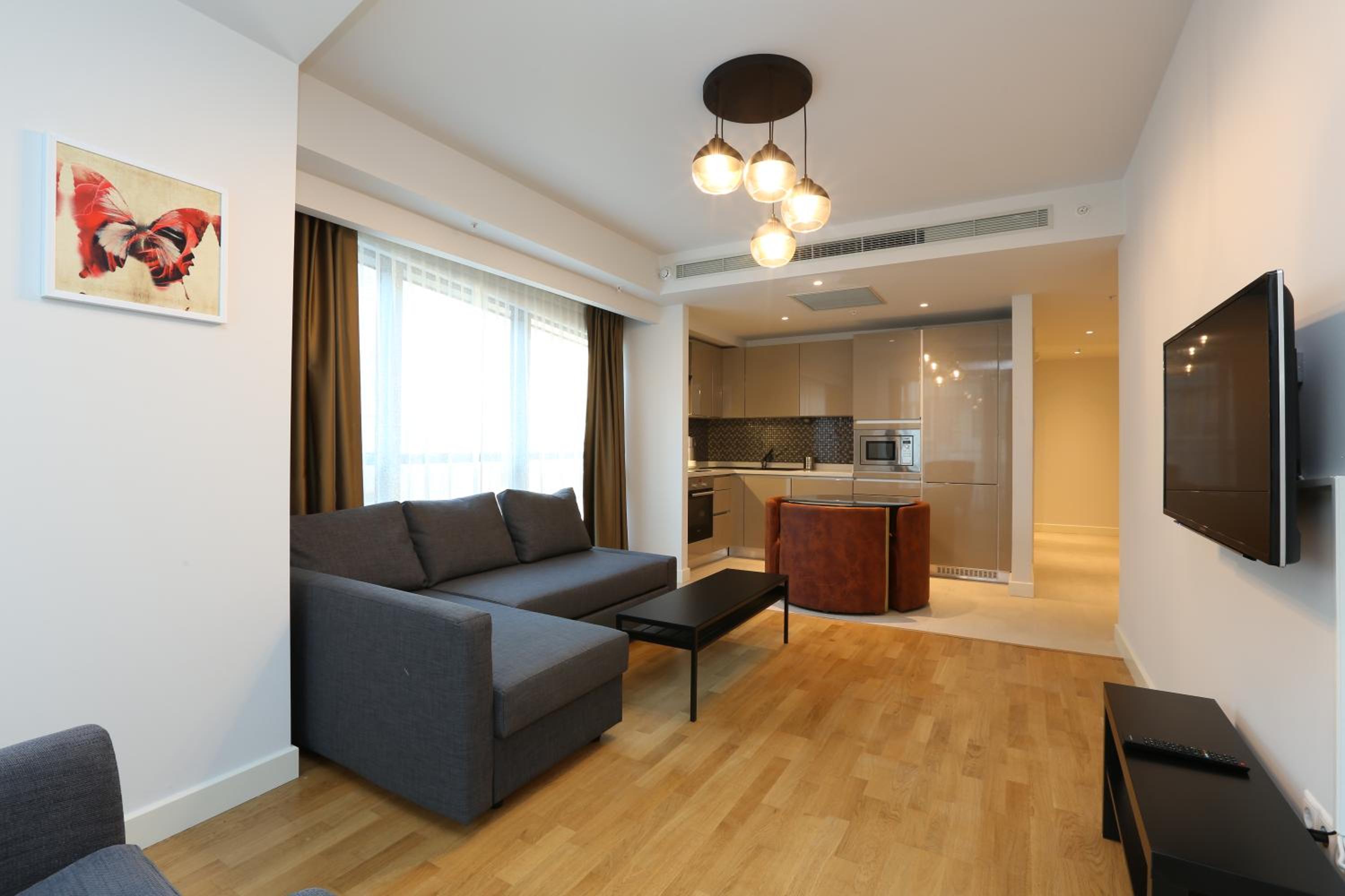 Deluxe Two-Bedroom Apartment photo 1