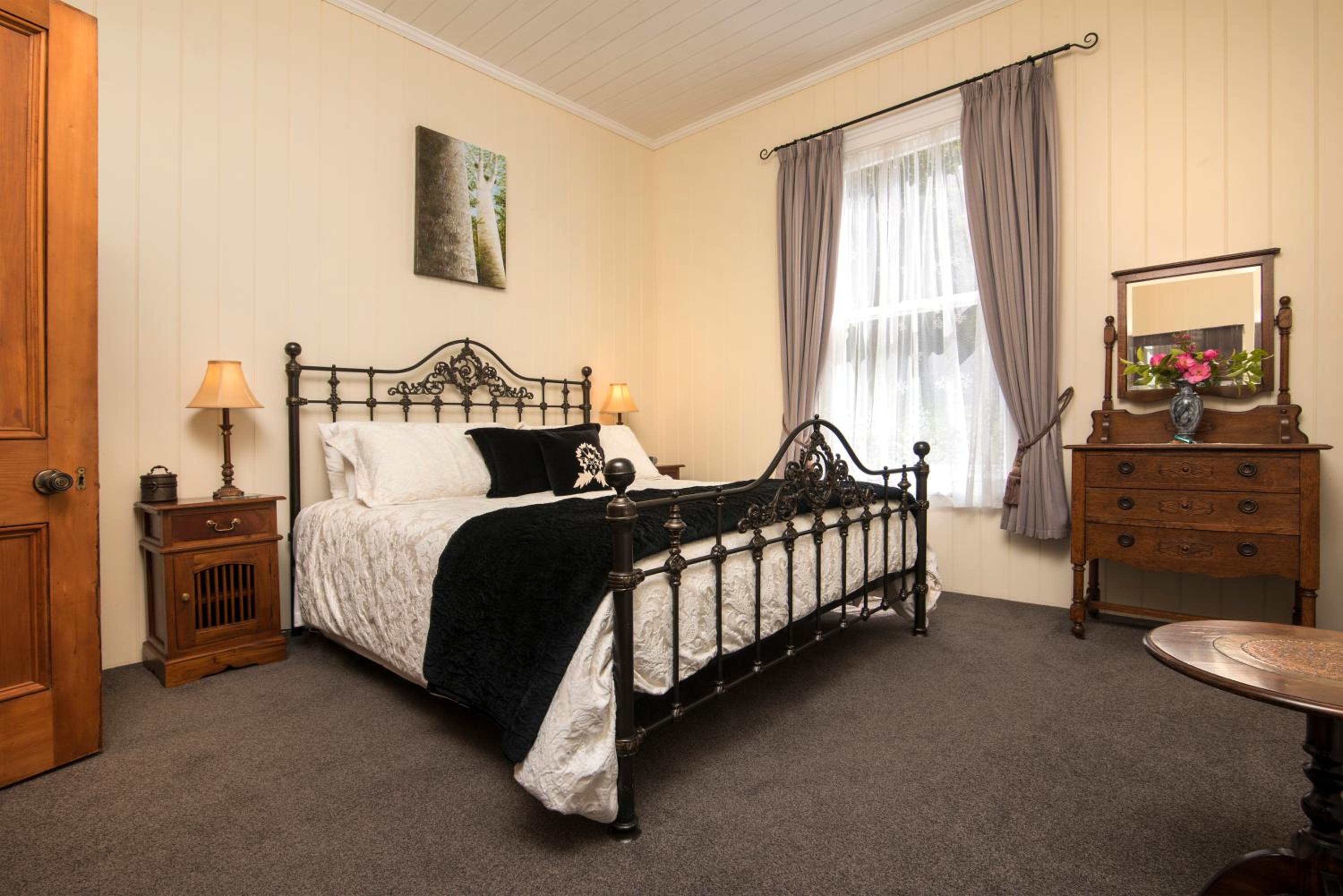 Superior One-Bedroom Apartment - Sir Joseph Banks photo 1