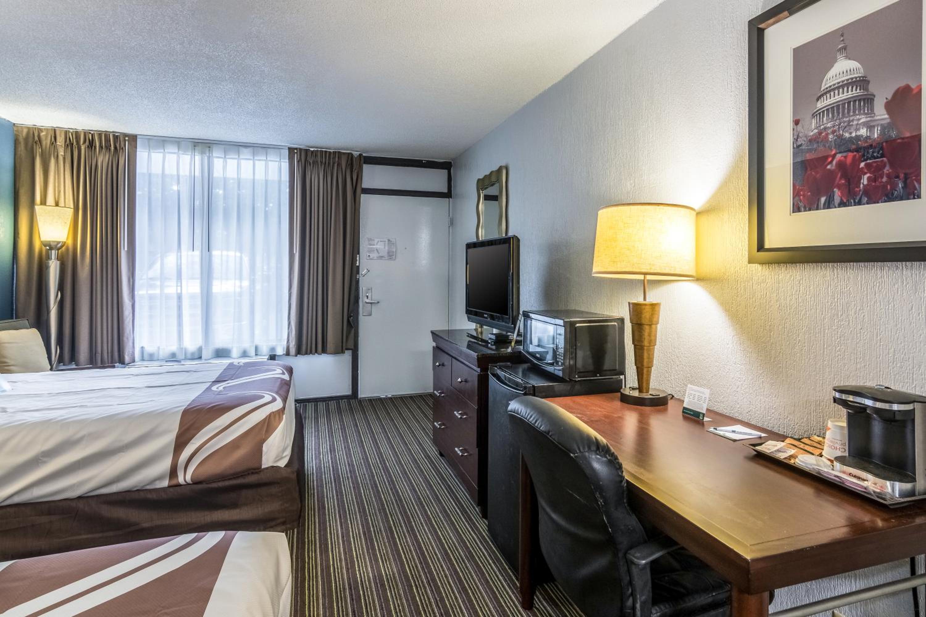 Double Room with Two Double Beds - Non-Smoking - Photo 1