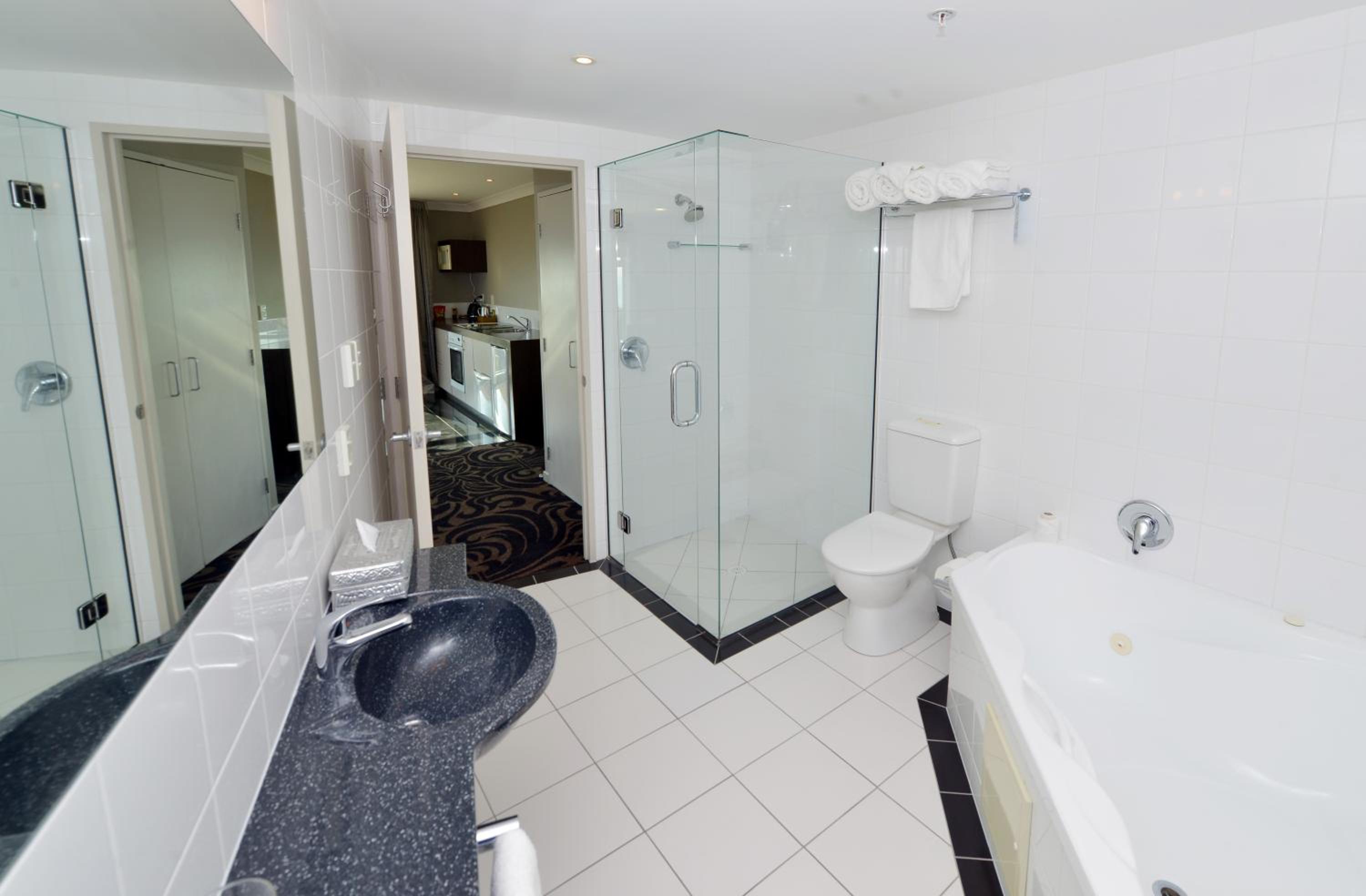 Penthouse Suite - Photo 8