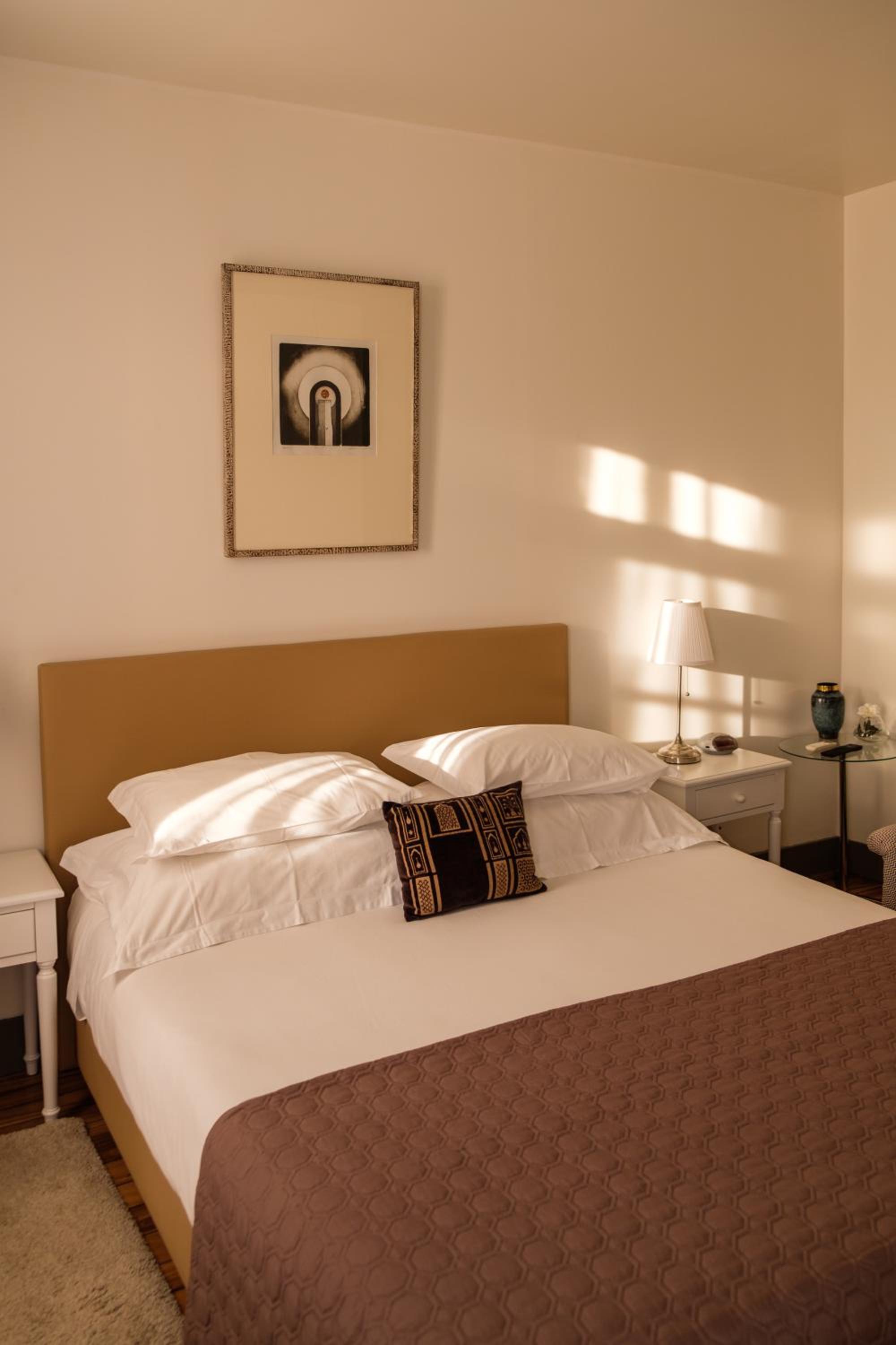 Standard Suite - Photo 4