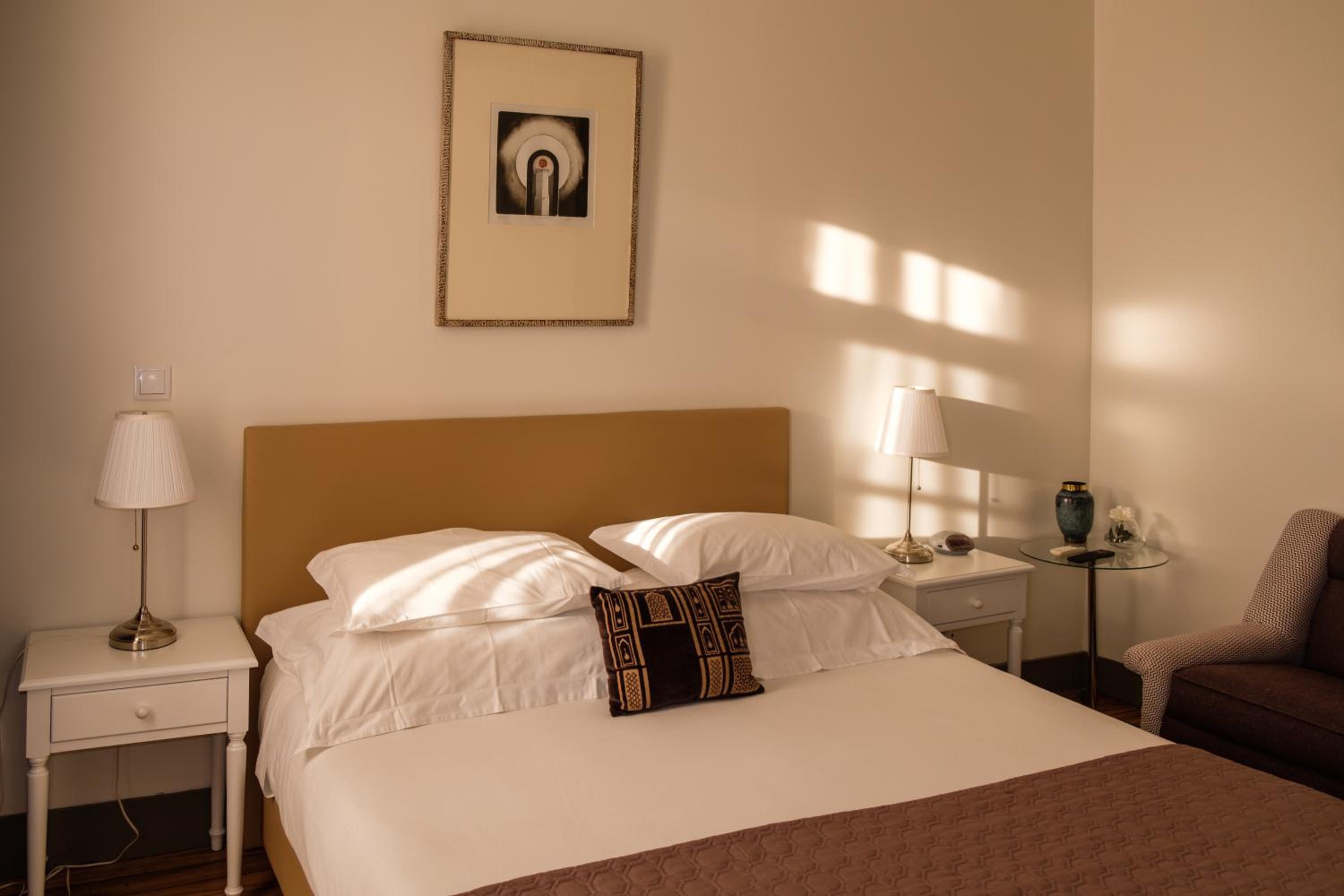 Standard Suite - Photo 2