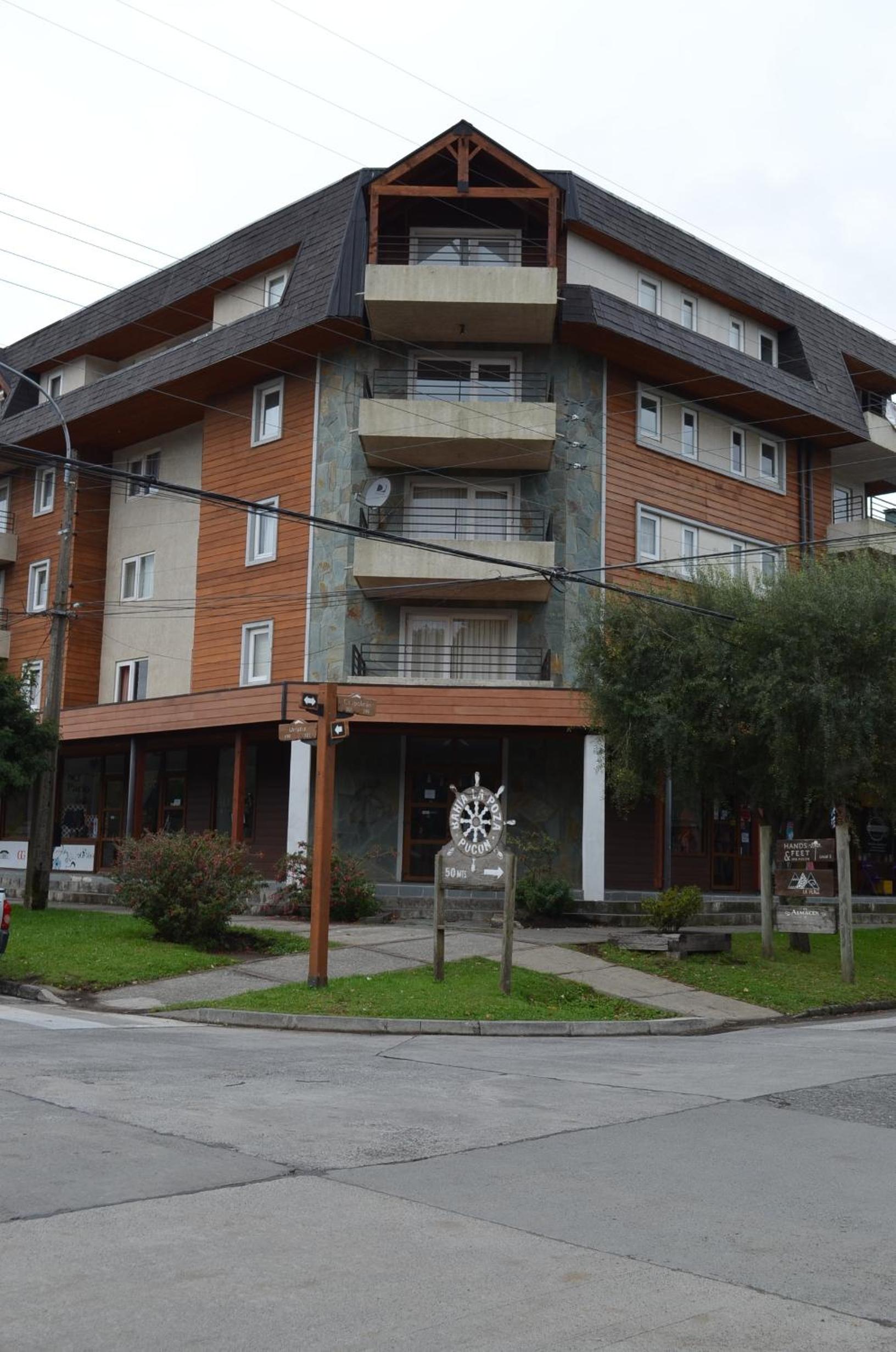 Apartment with Balcony photo 3
