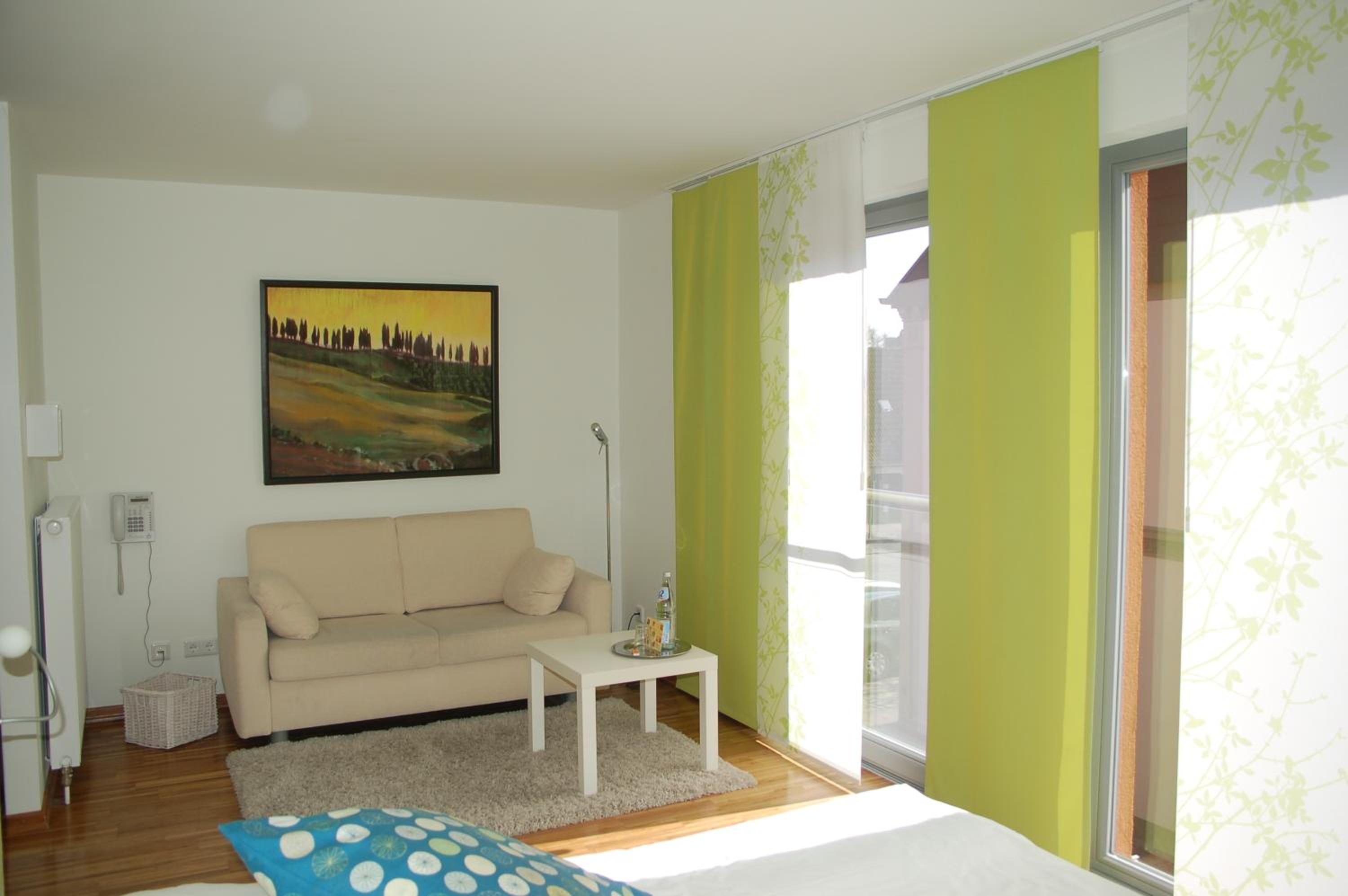 Double Room + - Photo 10