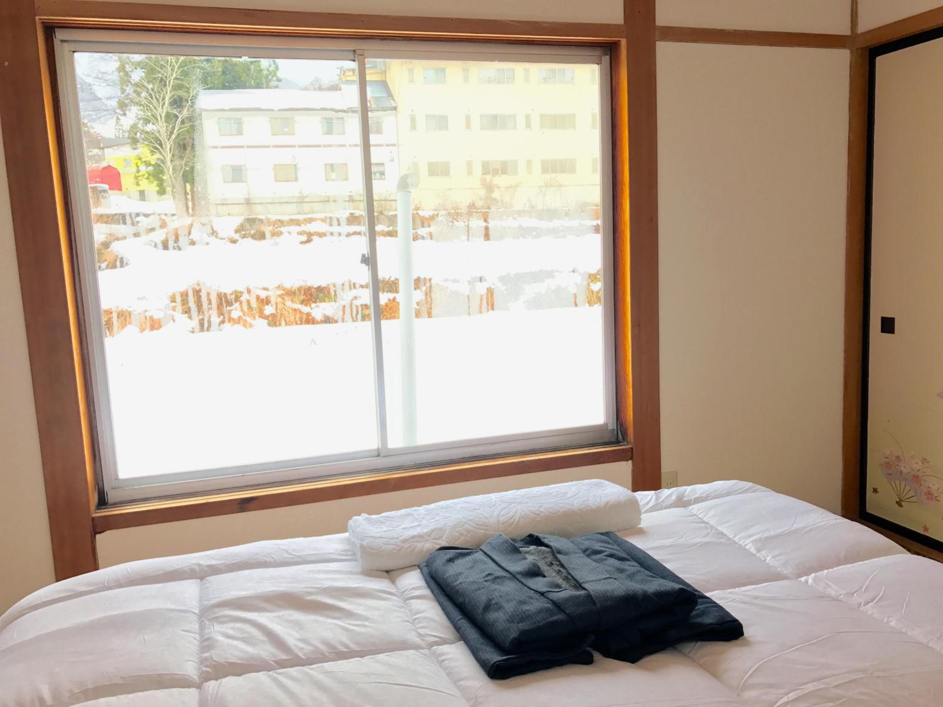 Twin Room with Shared Bathroom photo 2