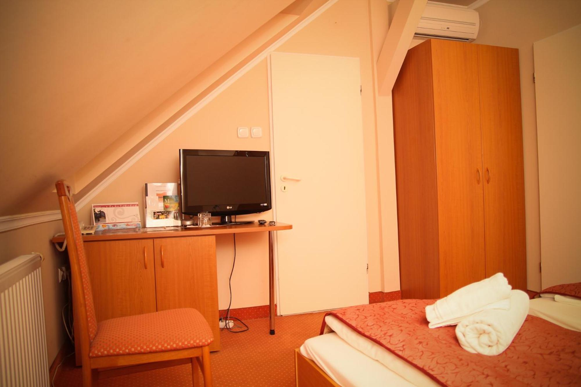 Quadruple Room photo 1