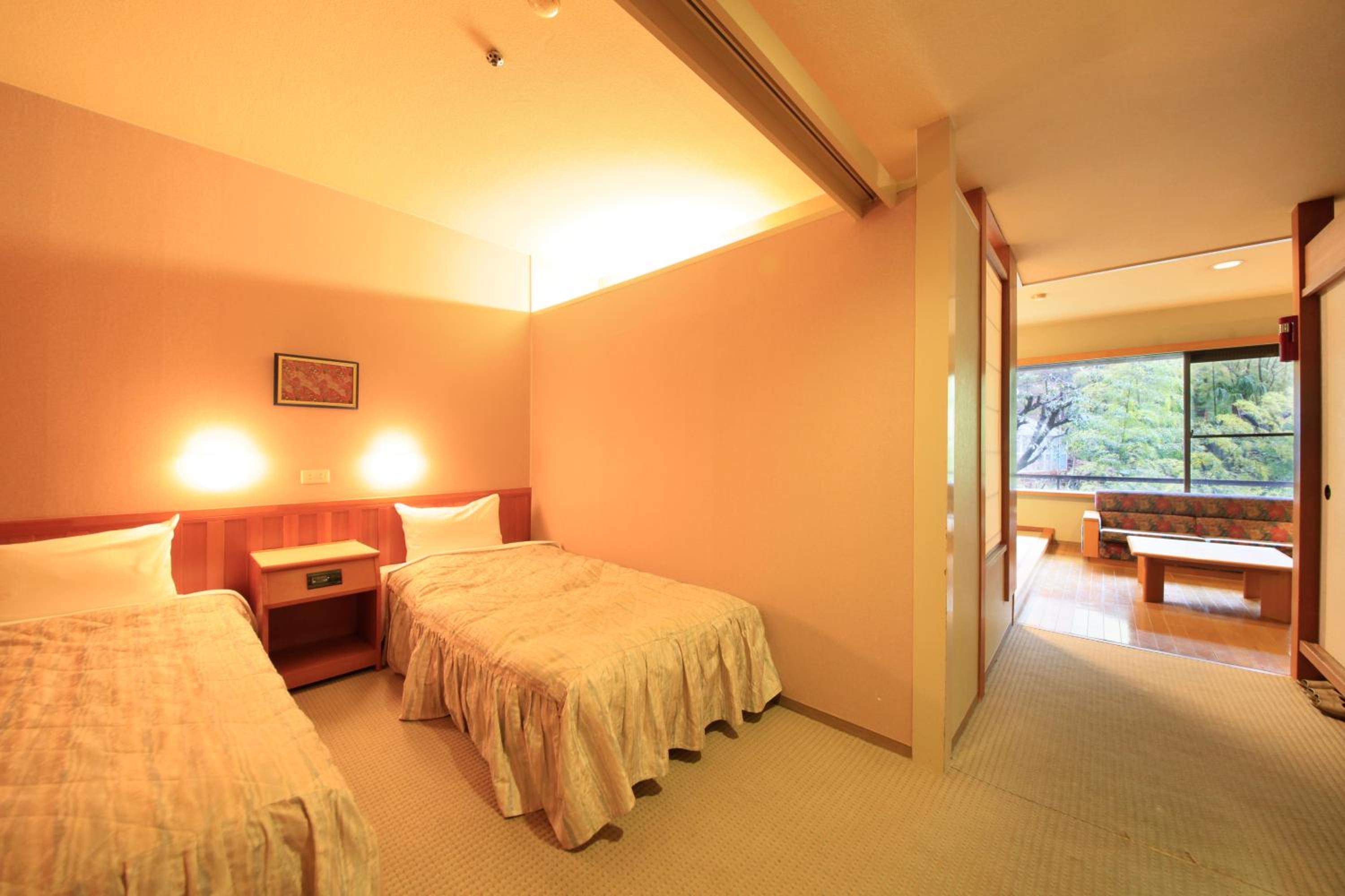 Upper Floor Japanese Western-style Room - Nonsmoking - Photo 5