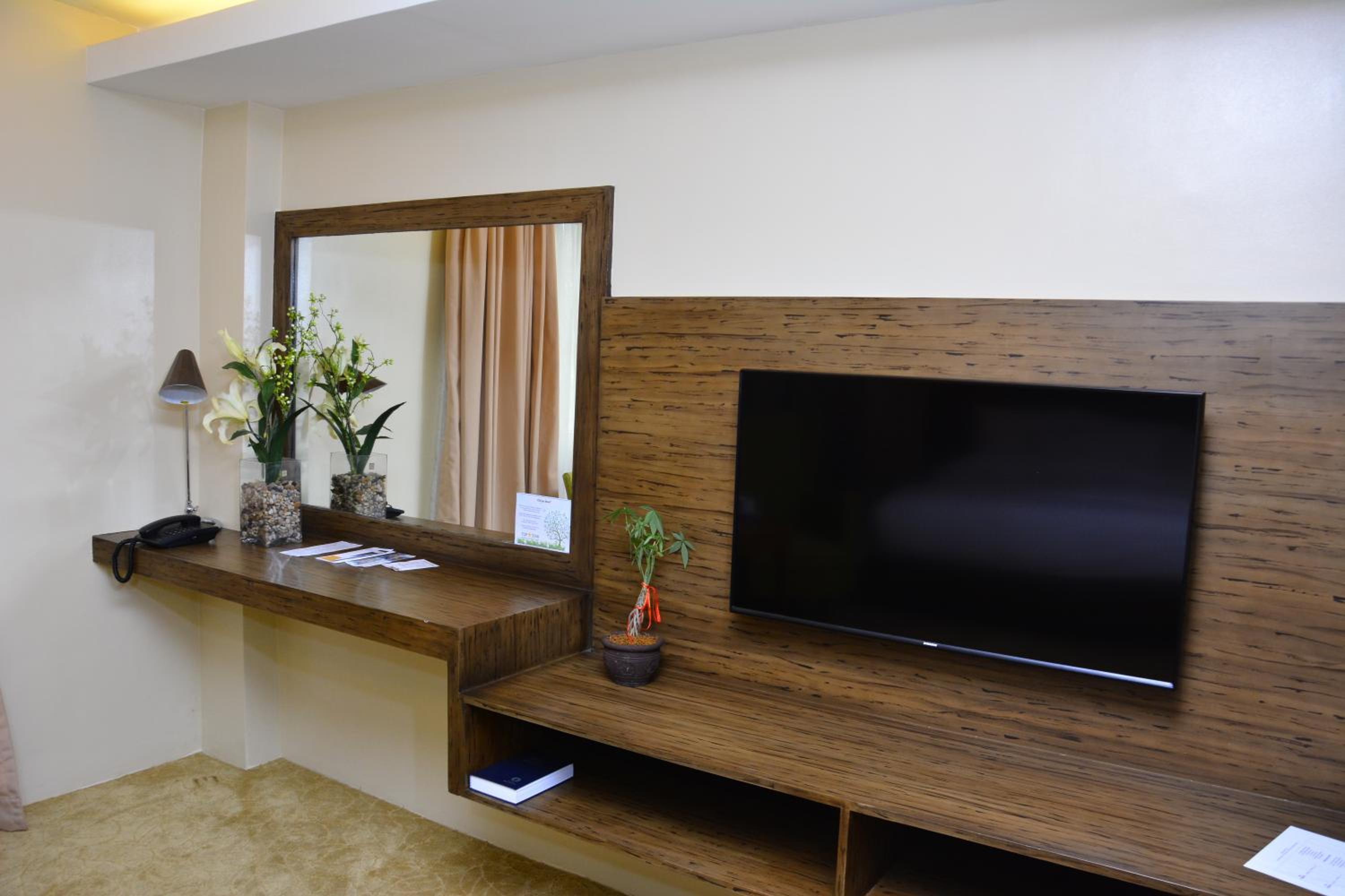 Deluxe Queen Room photo 3