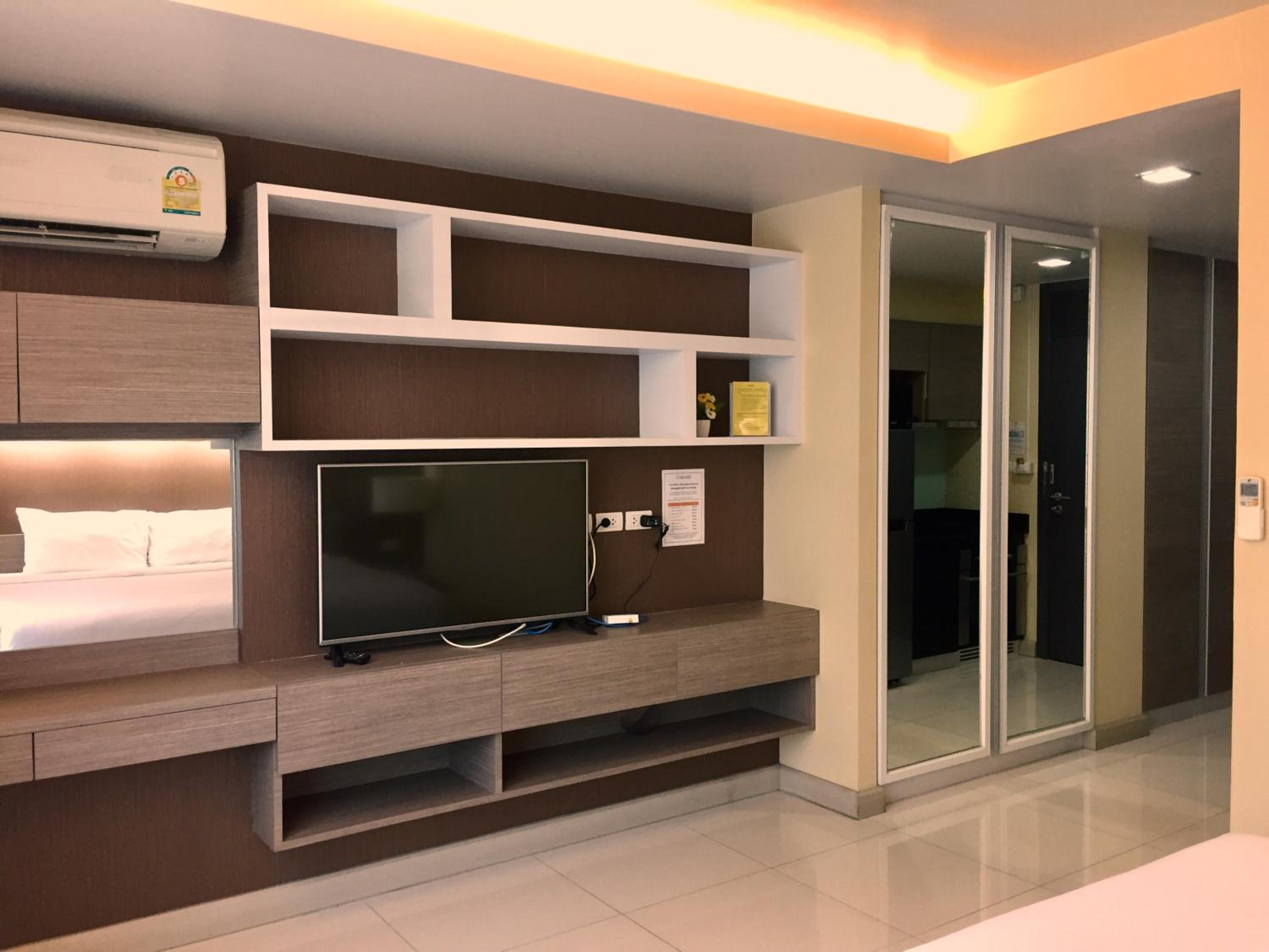 Deluxe King Room photo 3