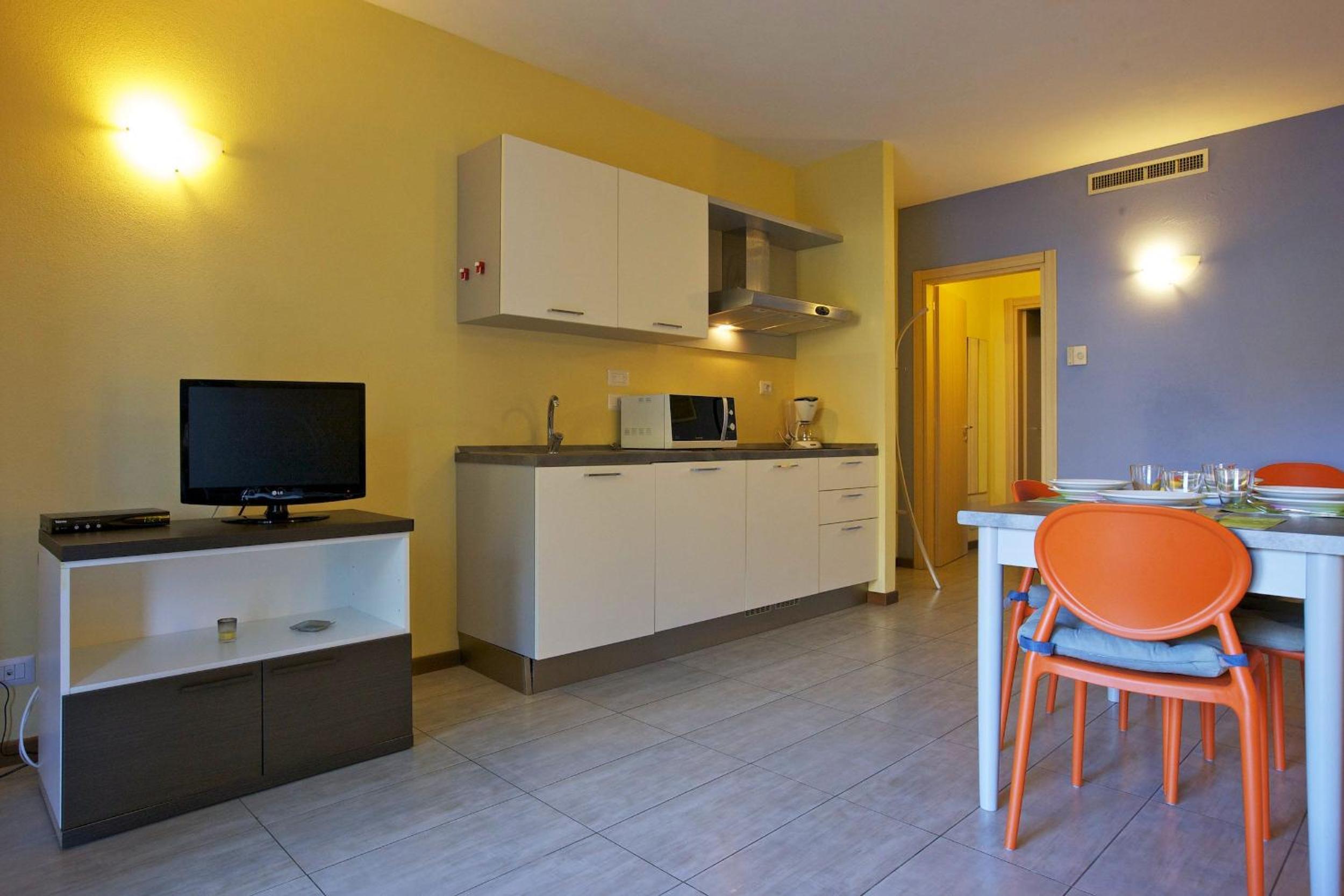 Apartment with Mountain View photo 2