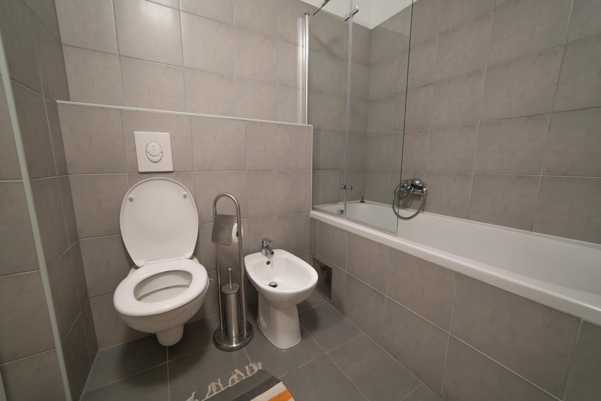 Apartment - Photo 2