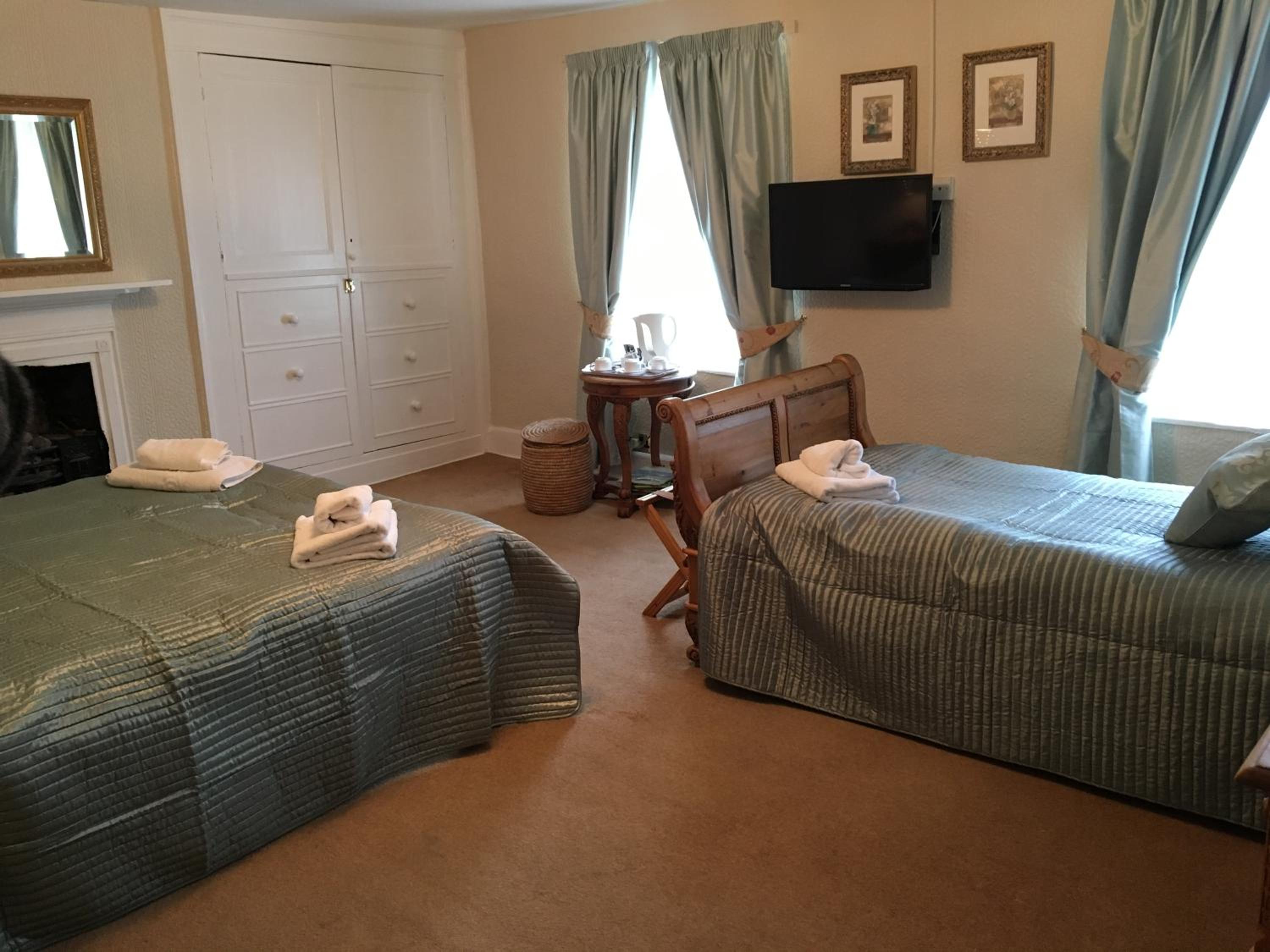 Family Room - Photo 5