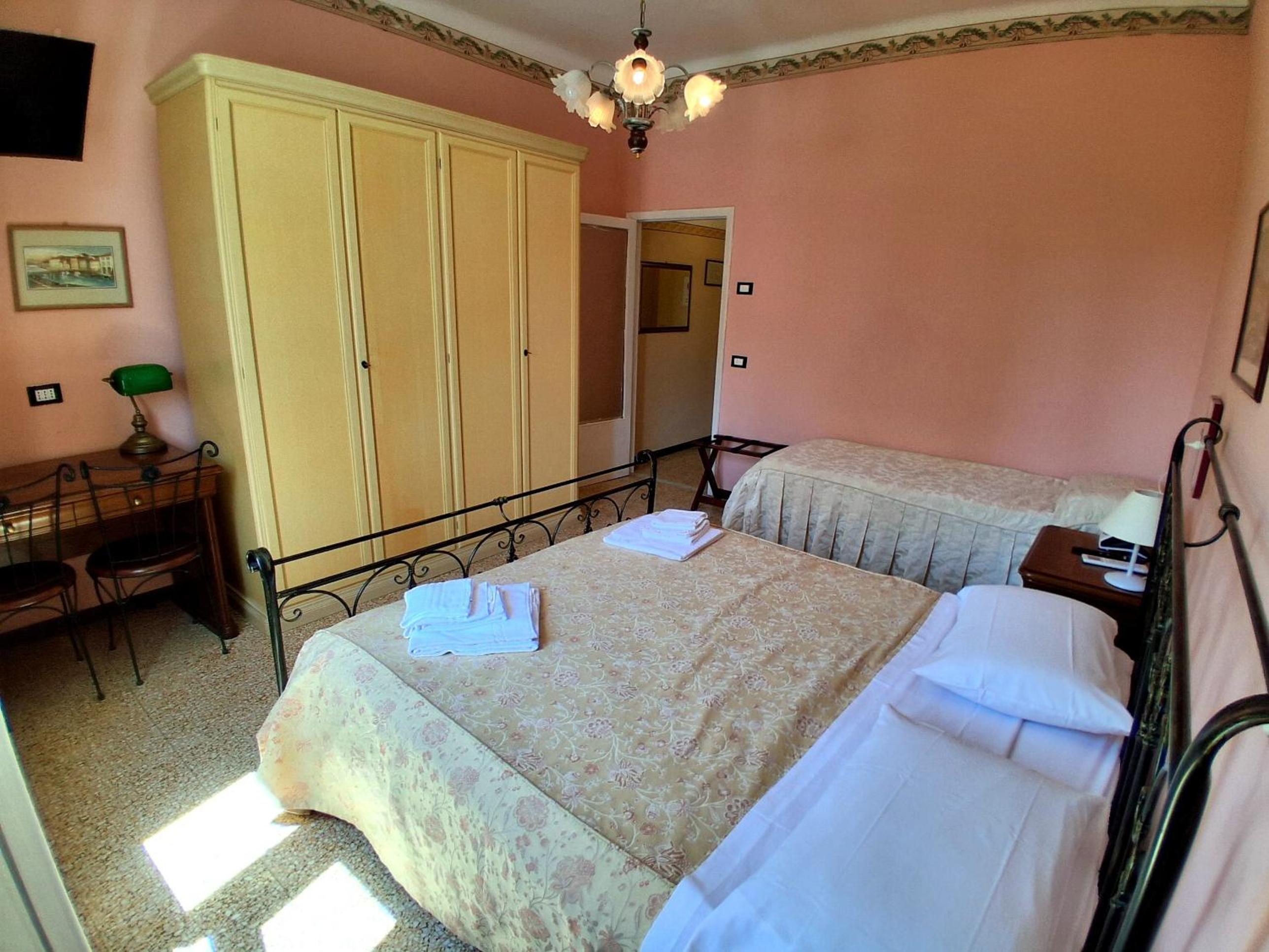 Triple Room with City View