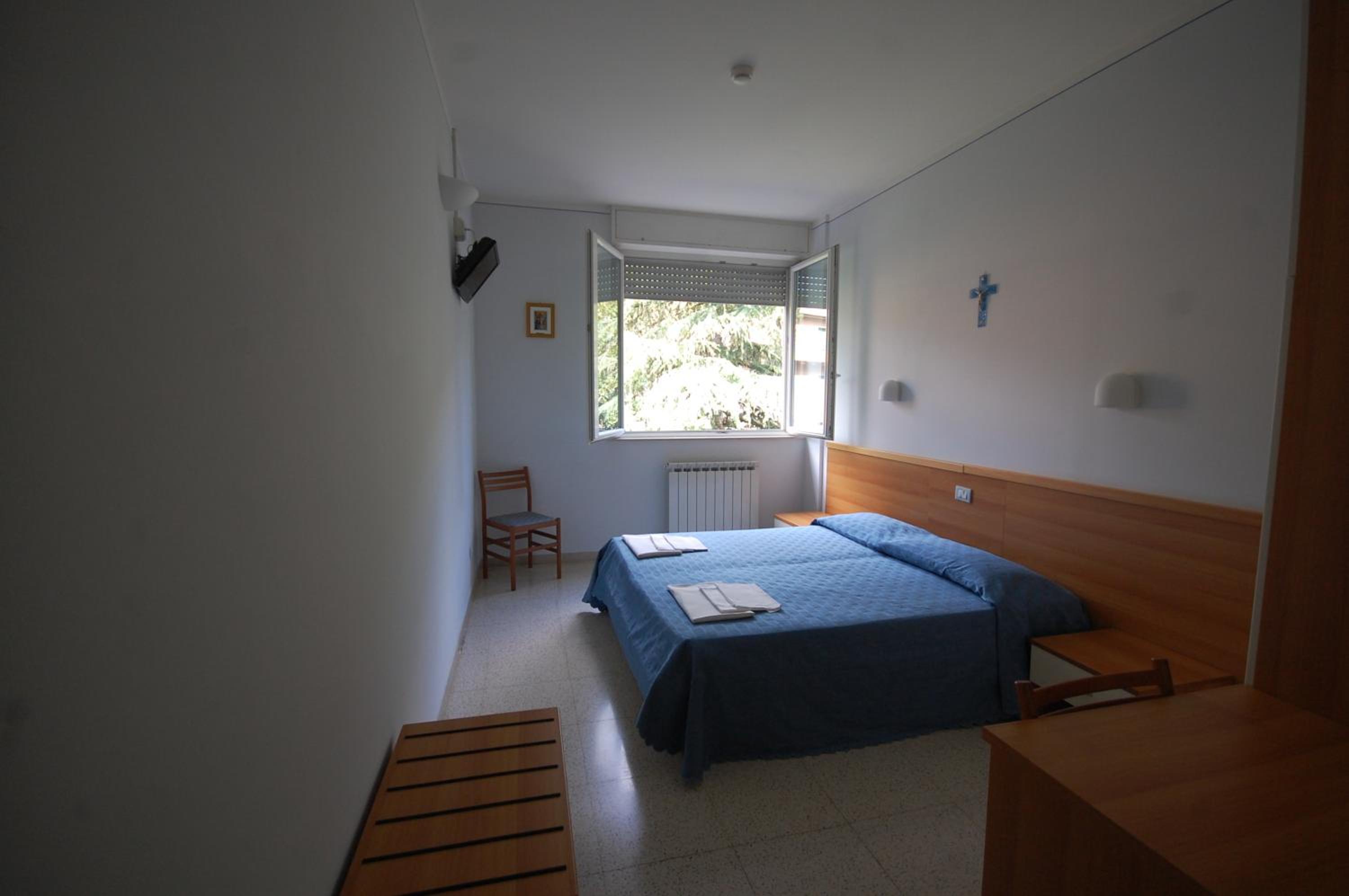 Double Room - Photo 6