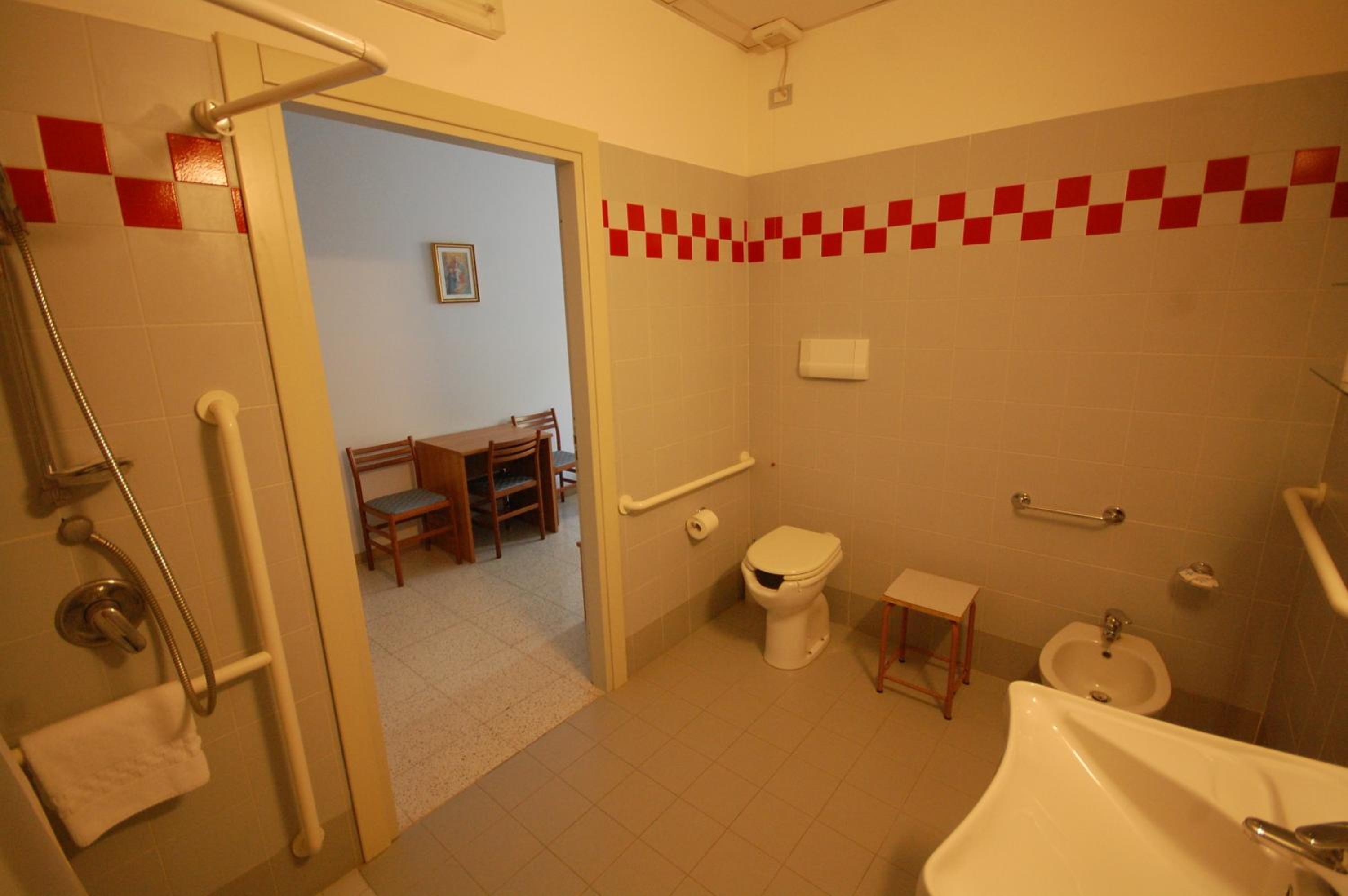 Quadruple Room - Photo 4