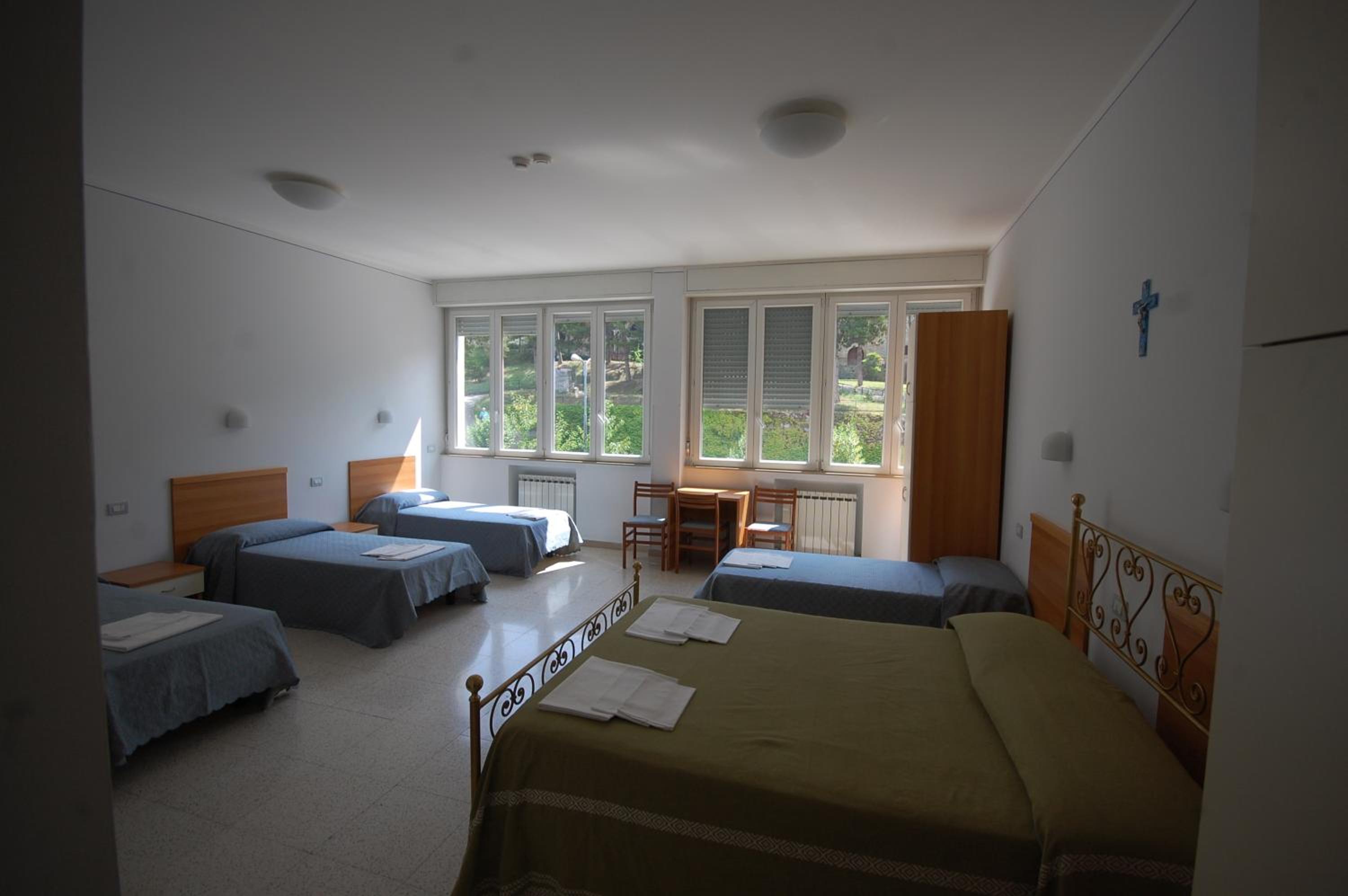 Quadruple Room - Photo 3