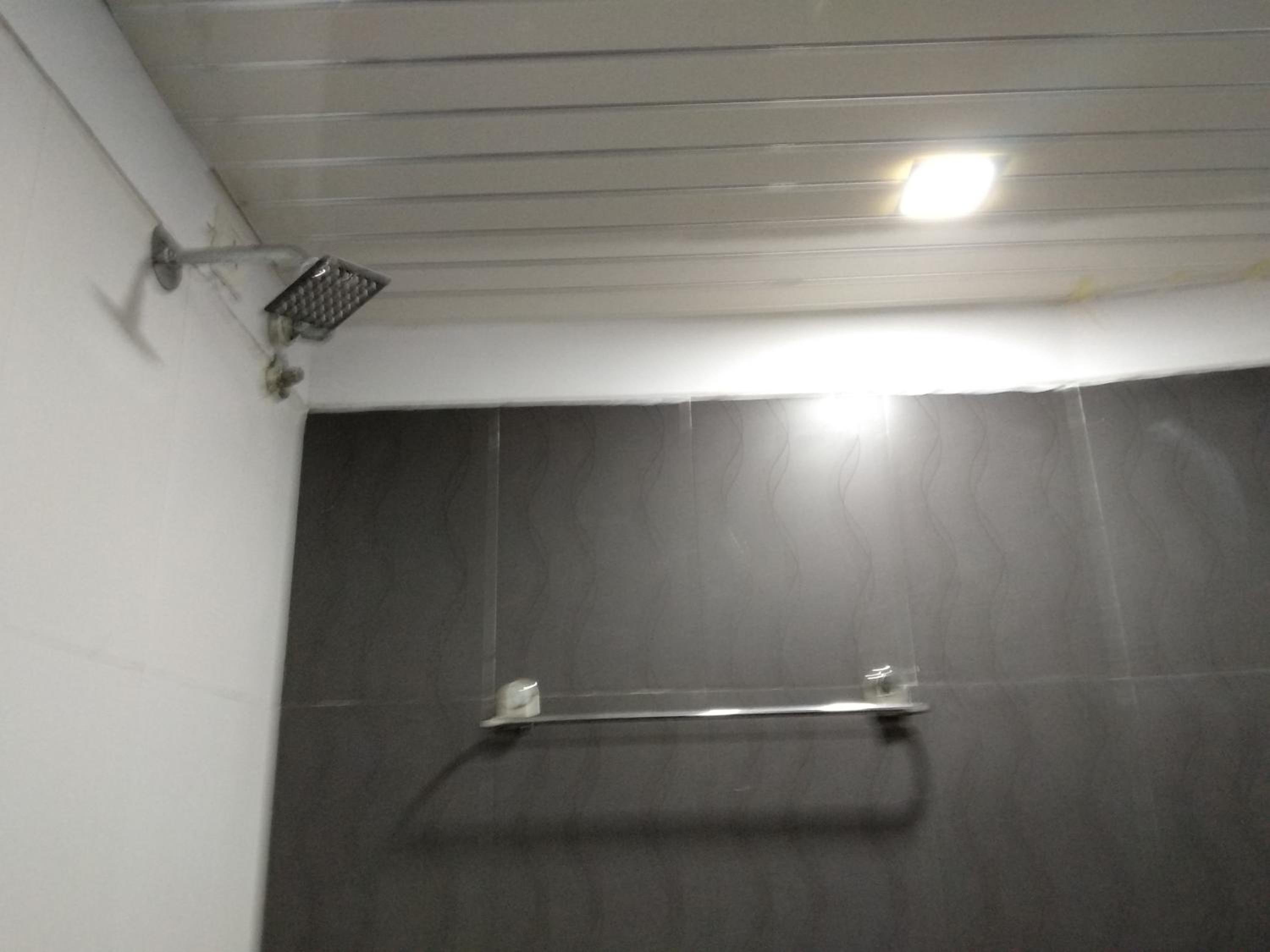 舒适三人间(带淋浴,空调)