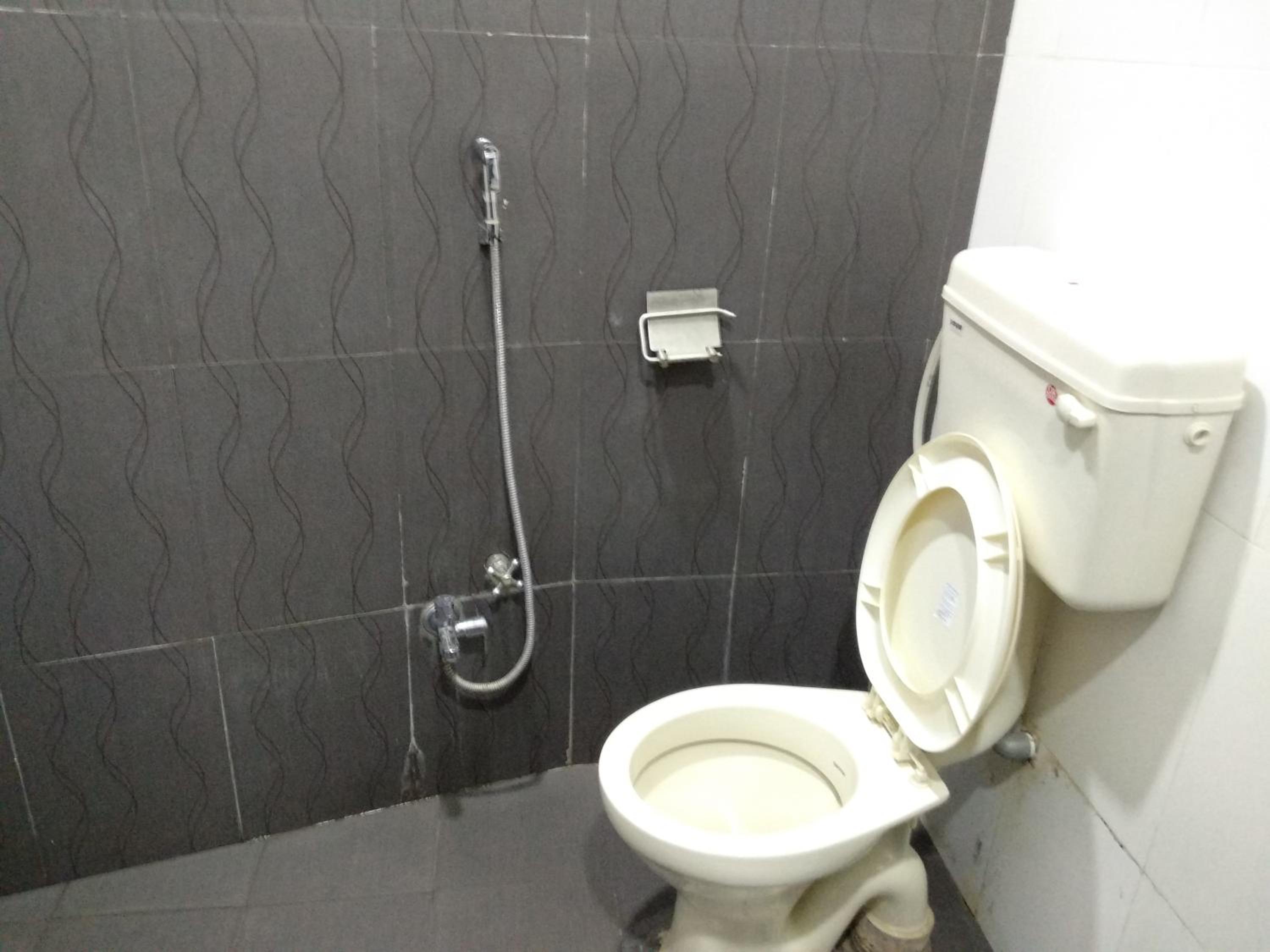 Family Room with Bathroom (AC) photo 3