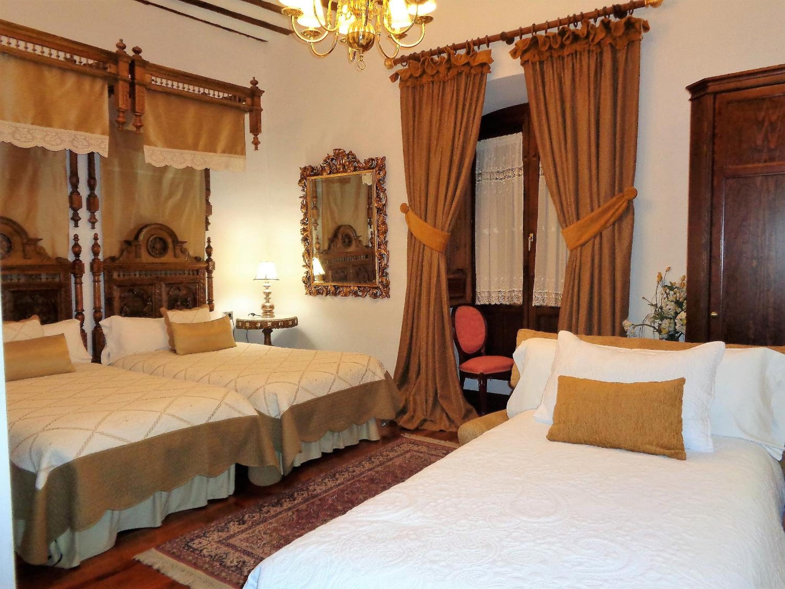 Double Room - Photo 12