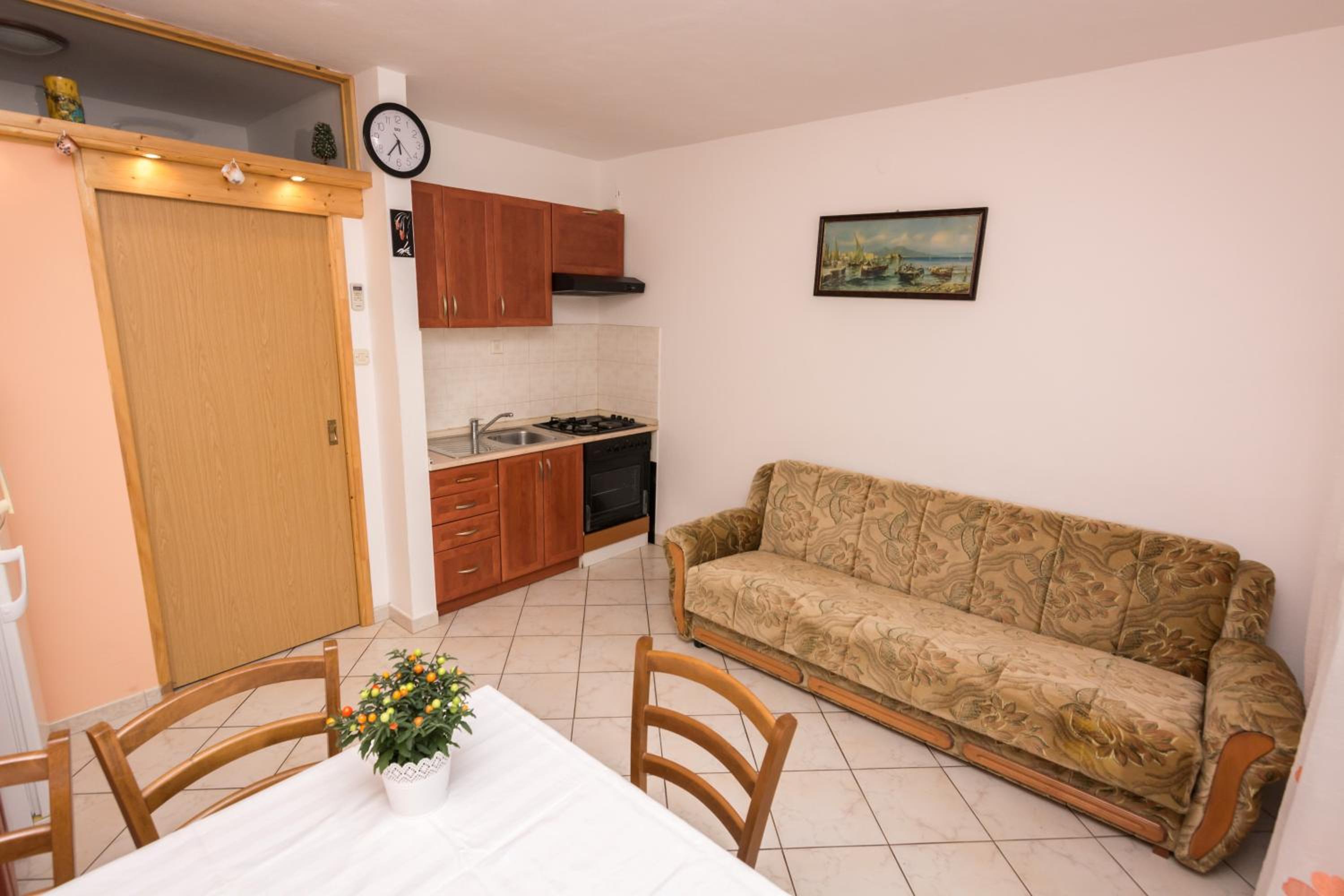 Two-Bedroom Apartment with Terrace photo 3
