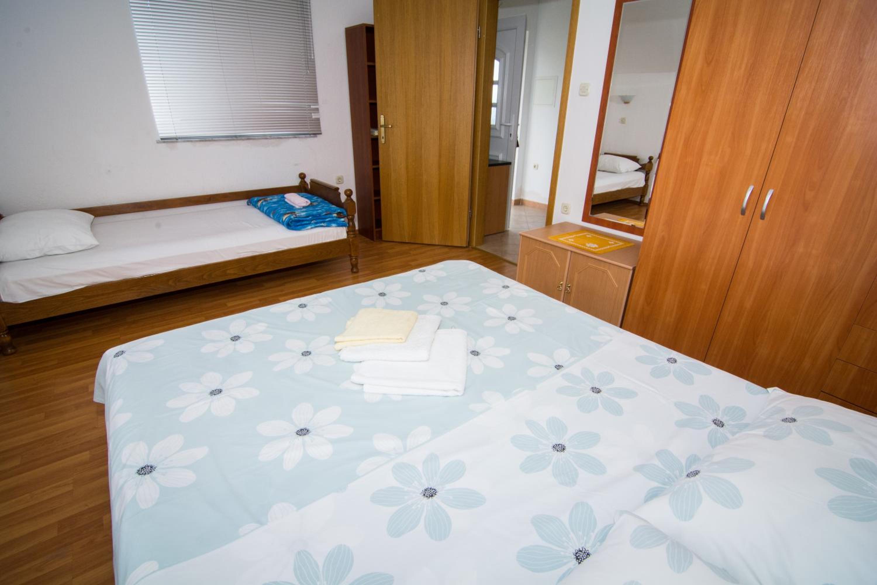 One-Bedroom Apartment with Sea View and Balcony photo 1