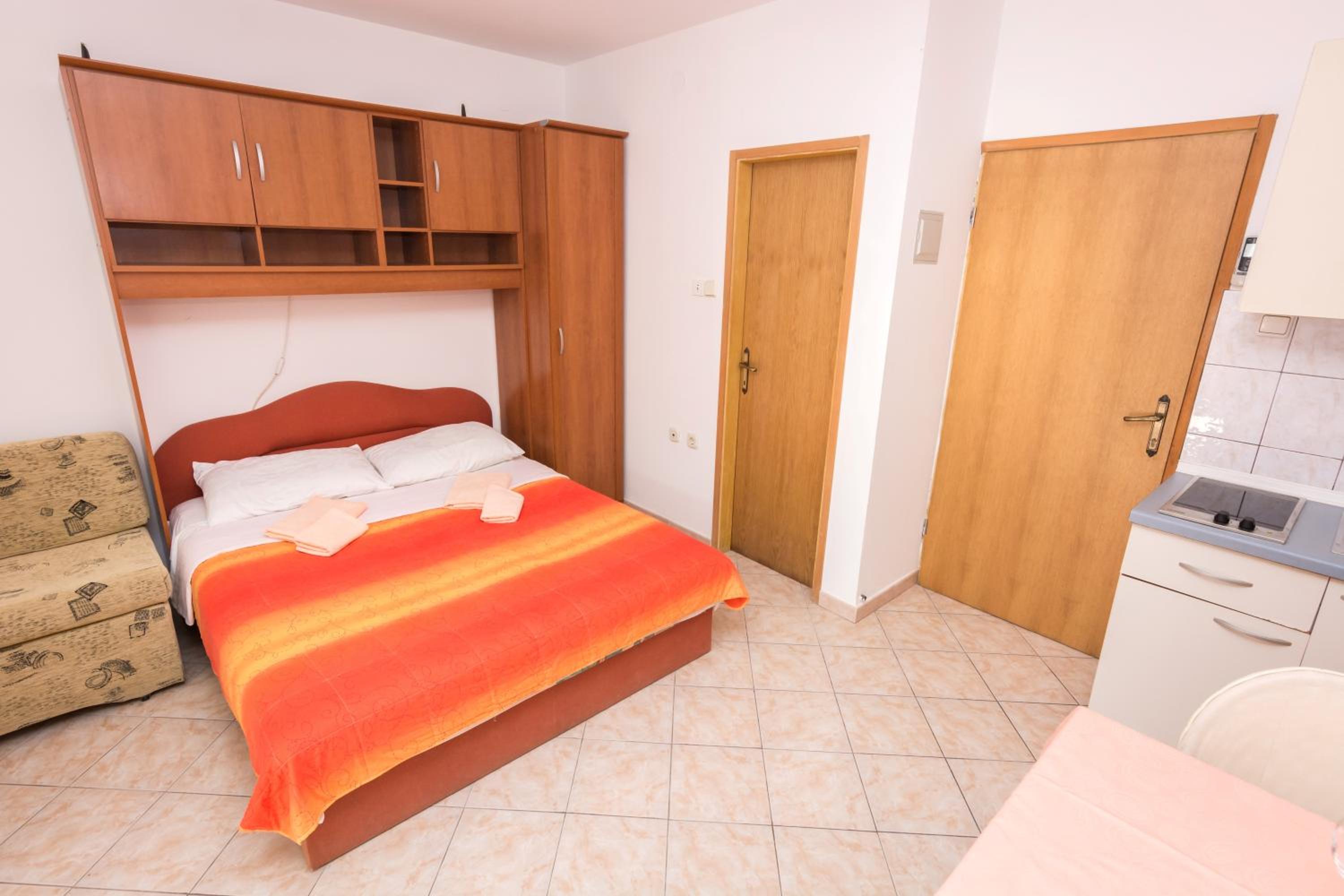 Studio Apartment photo 1