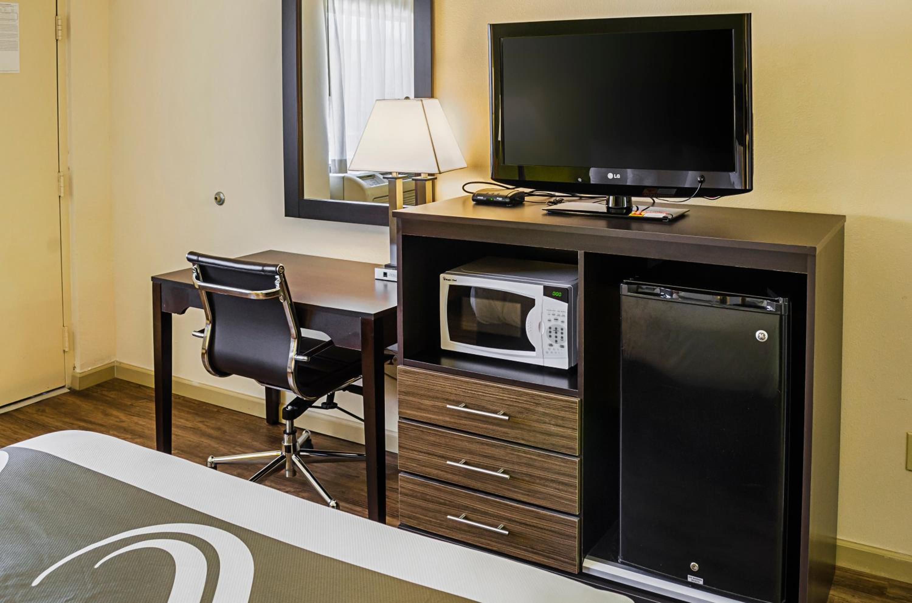 Double Room with Two Double Beds - Non-Smoking - Photo 1