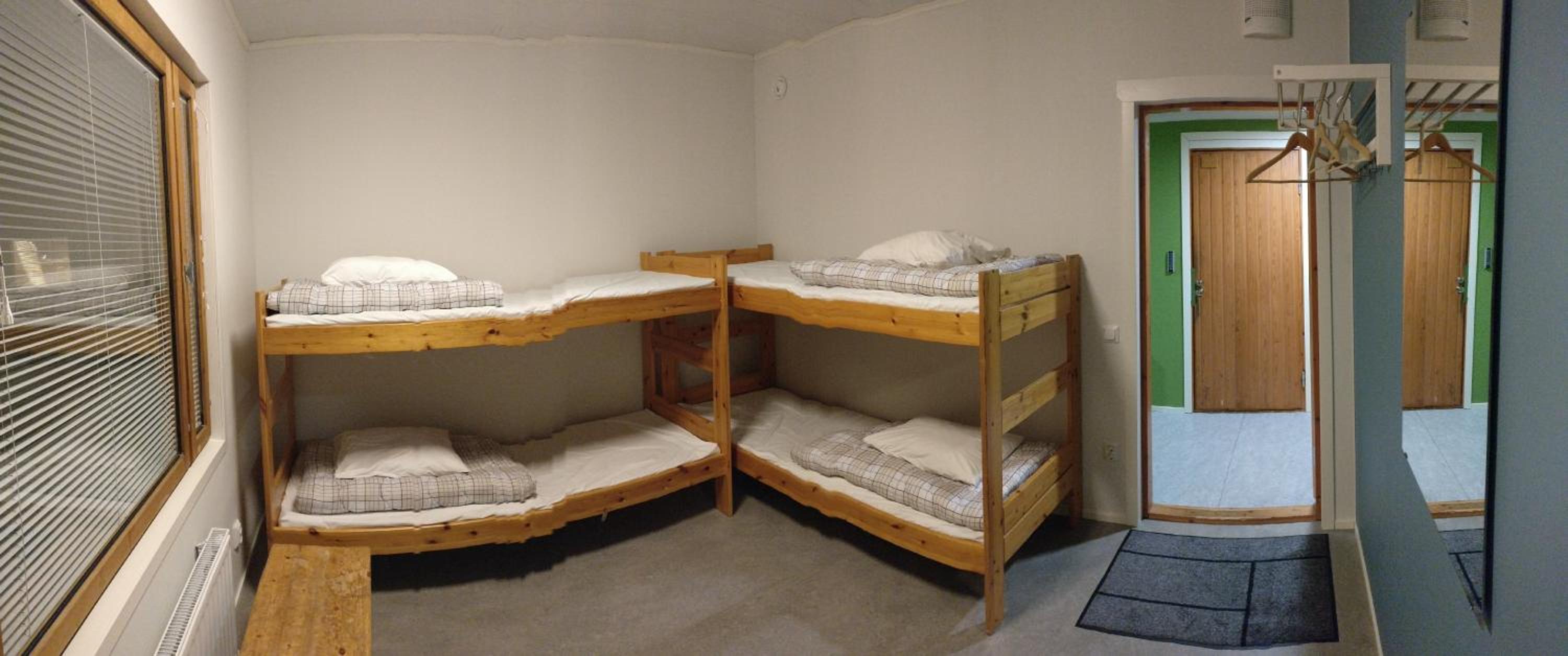 Quadruple Room with Shared Bathroom photo 3