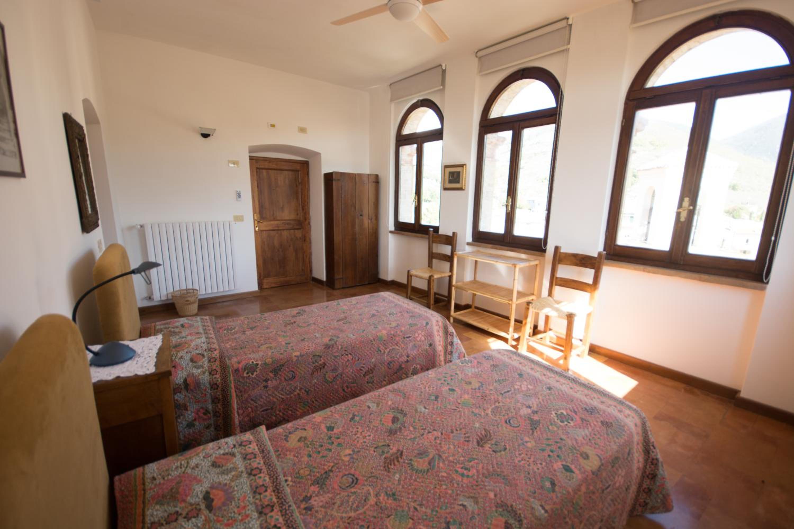 Three-Bedroom Apartment with View photo 2