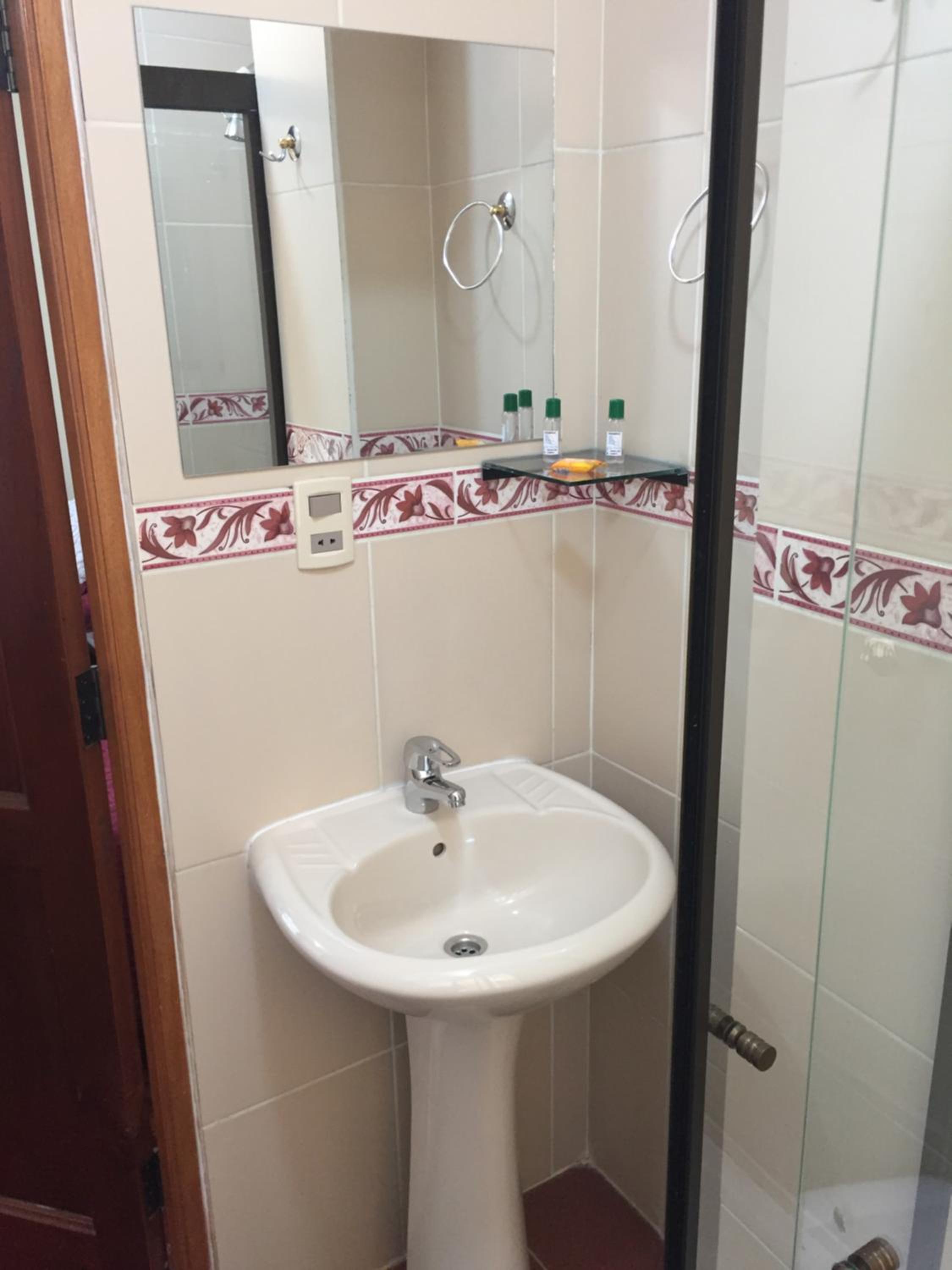 Basic Triple Room photo 3