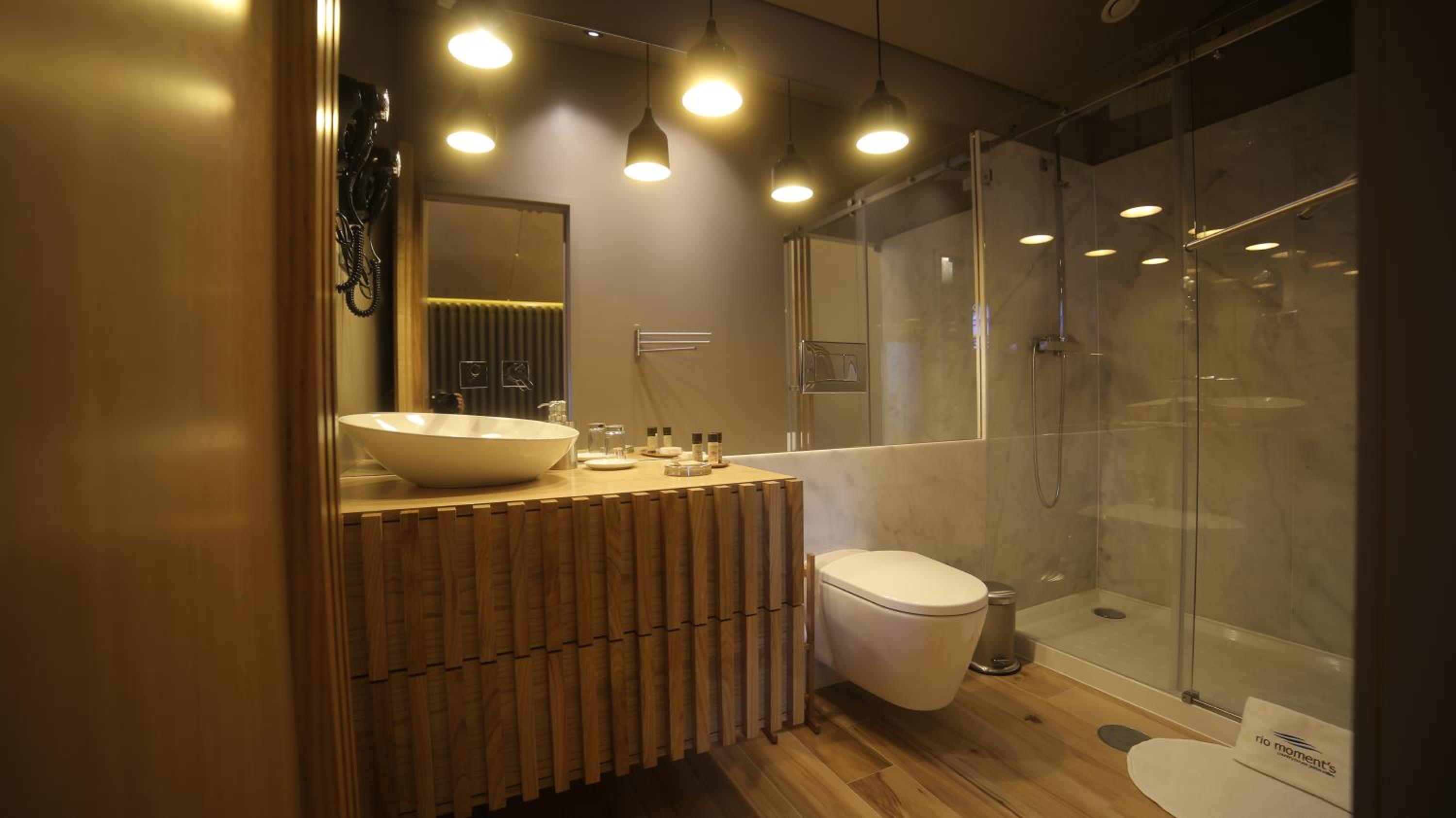 Suite with River View - Photo 3