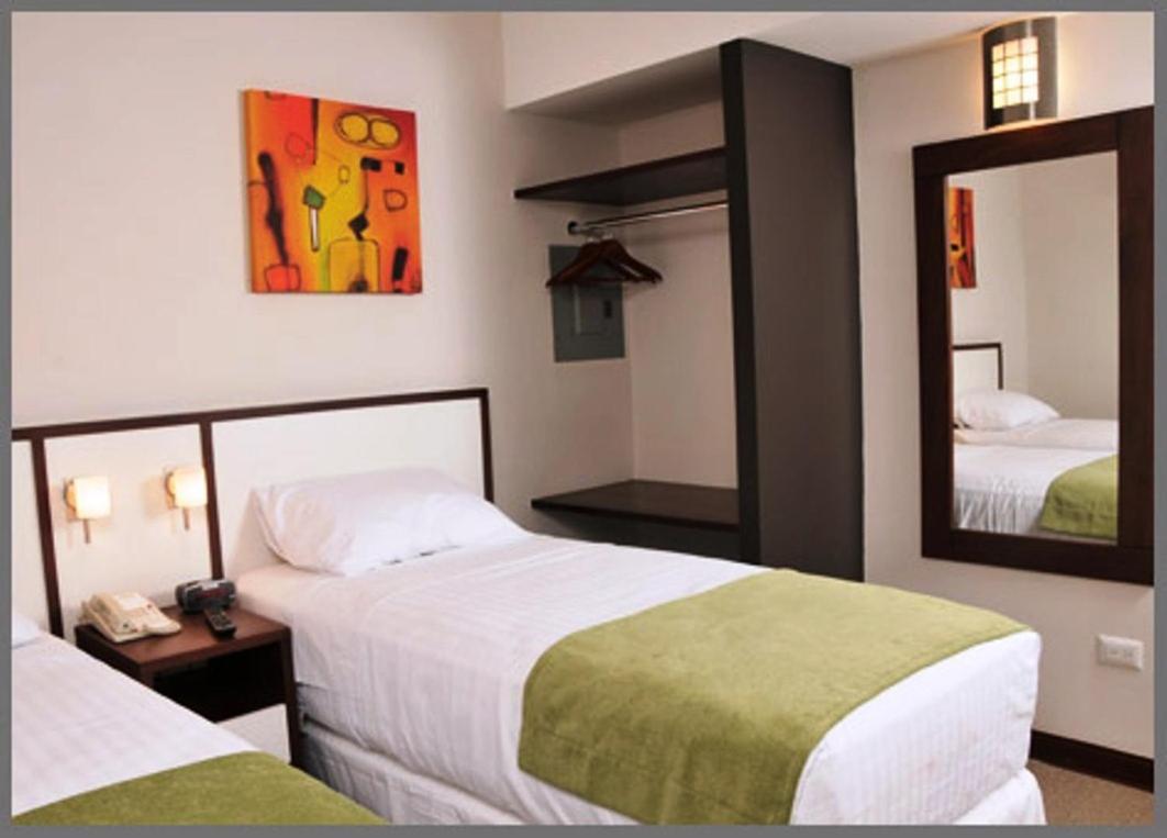 Twin Room - Photo 6