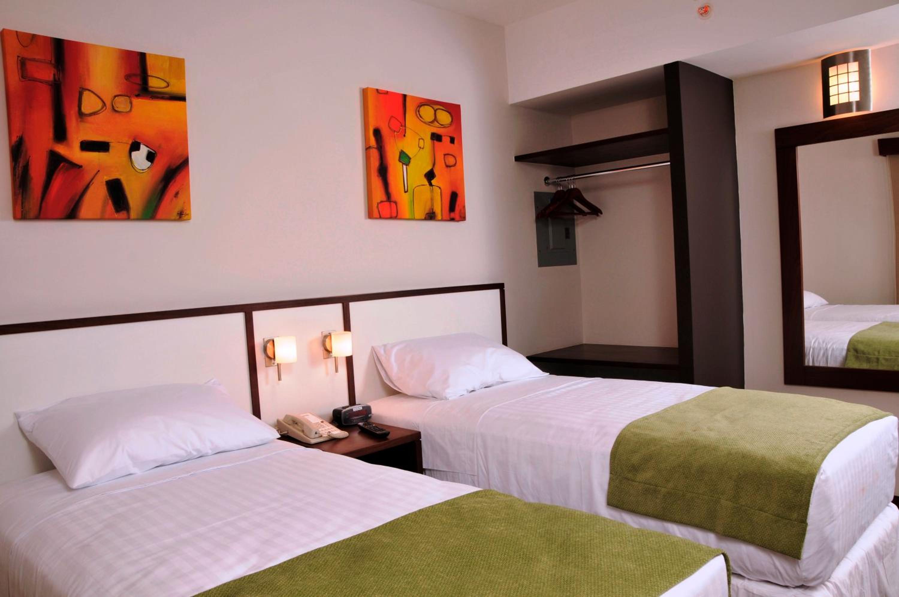 Twin Room - Photo 5