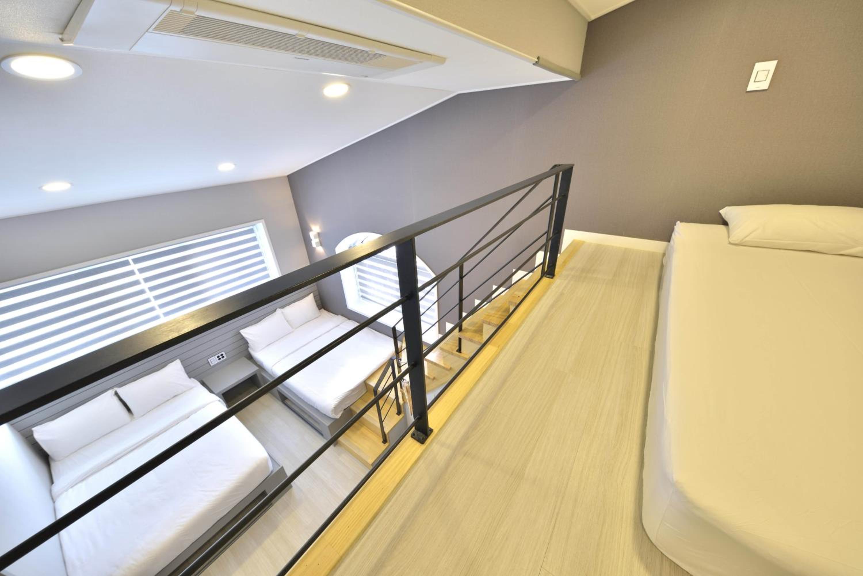 Deluxe Family Suite photo 2