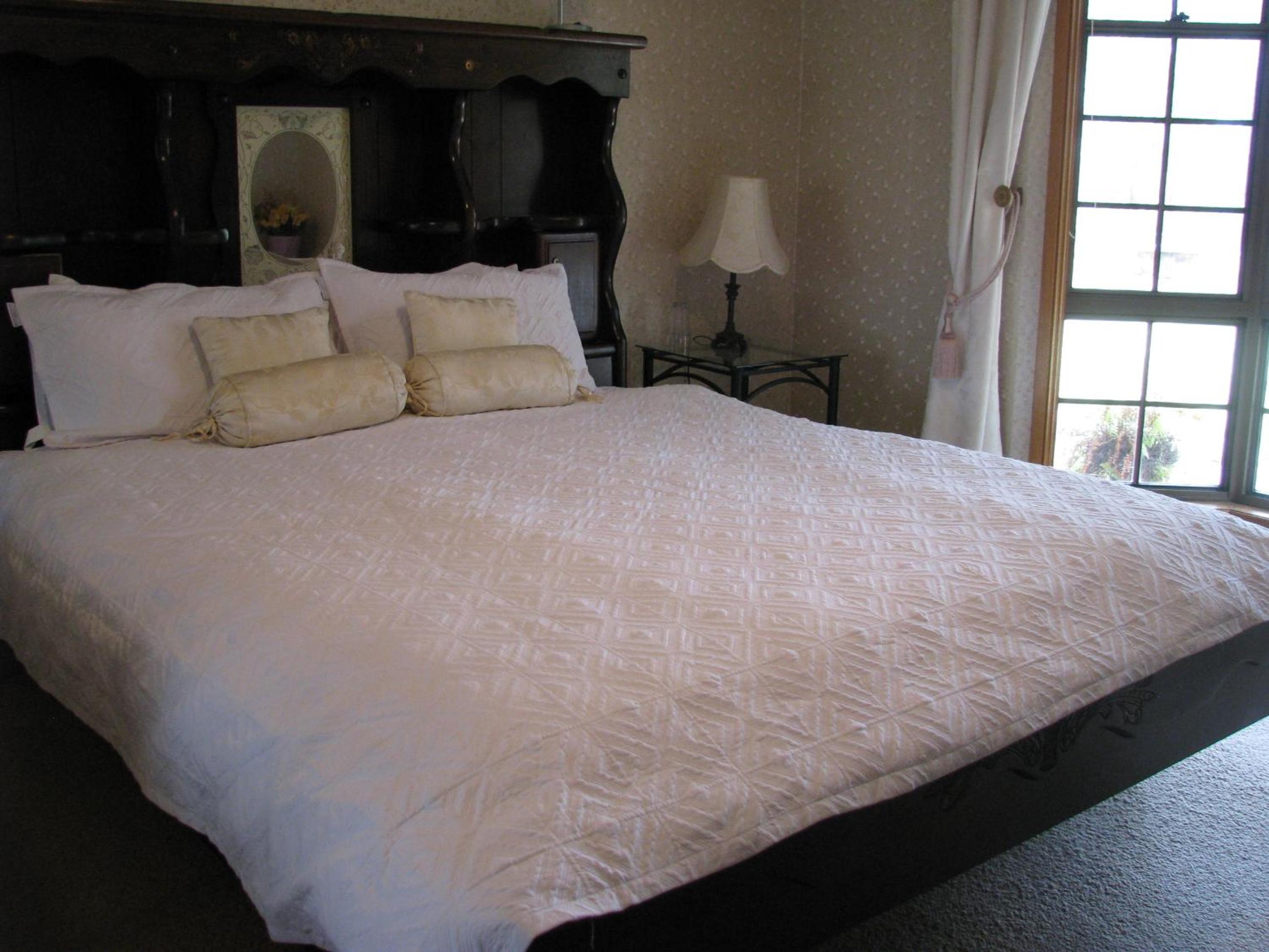Deluxe King Room photo 1