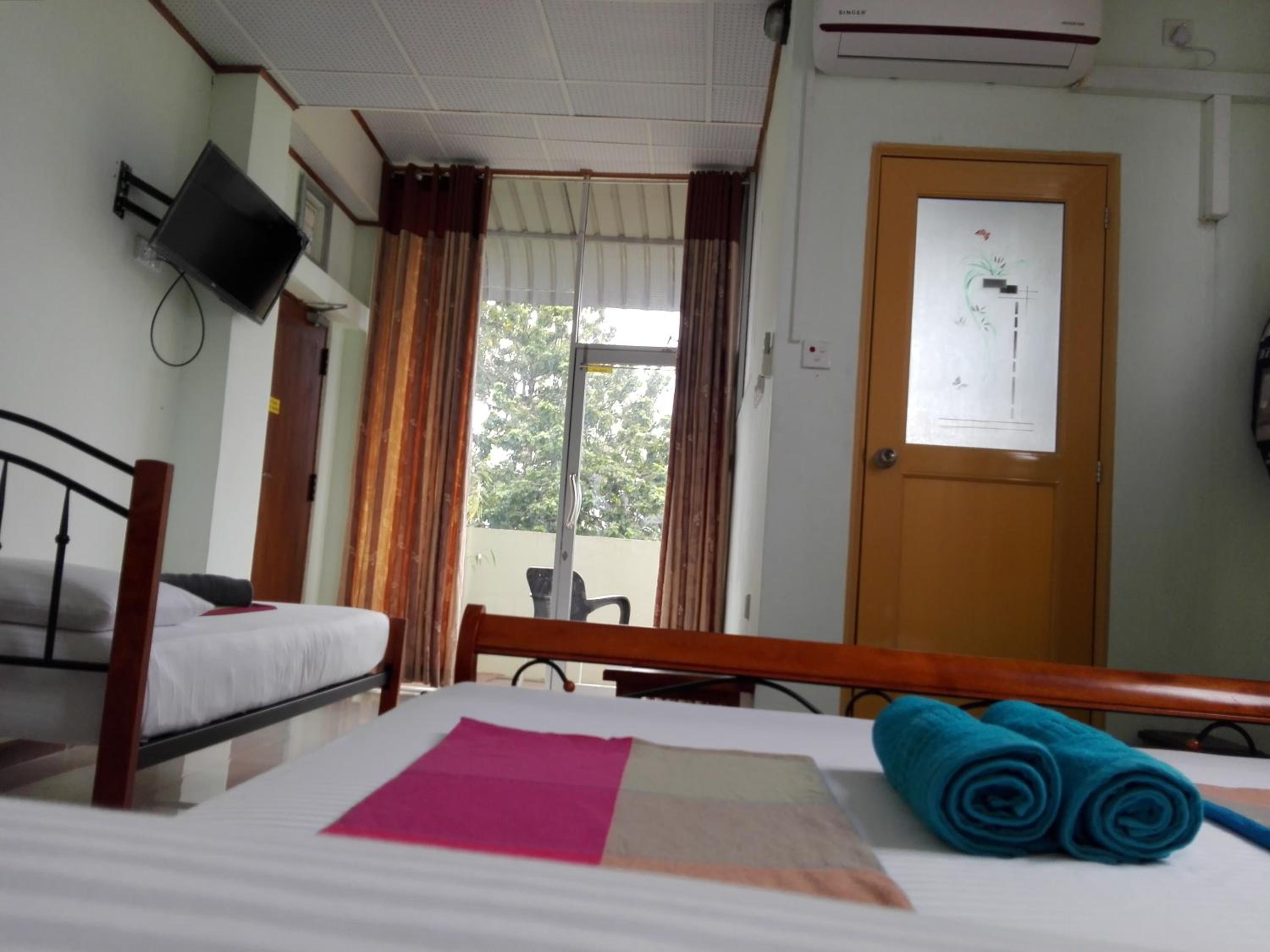 Triple Room with Private Bathroom photo 1