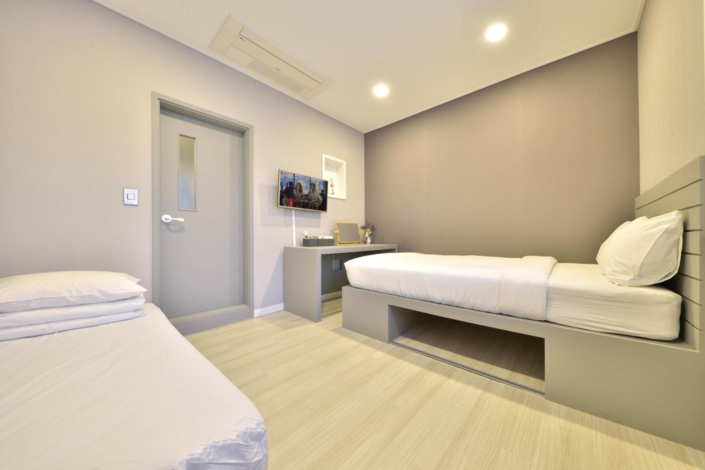 Deluxe Triple Room photo 2
