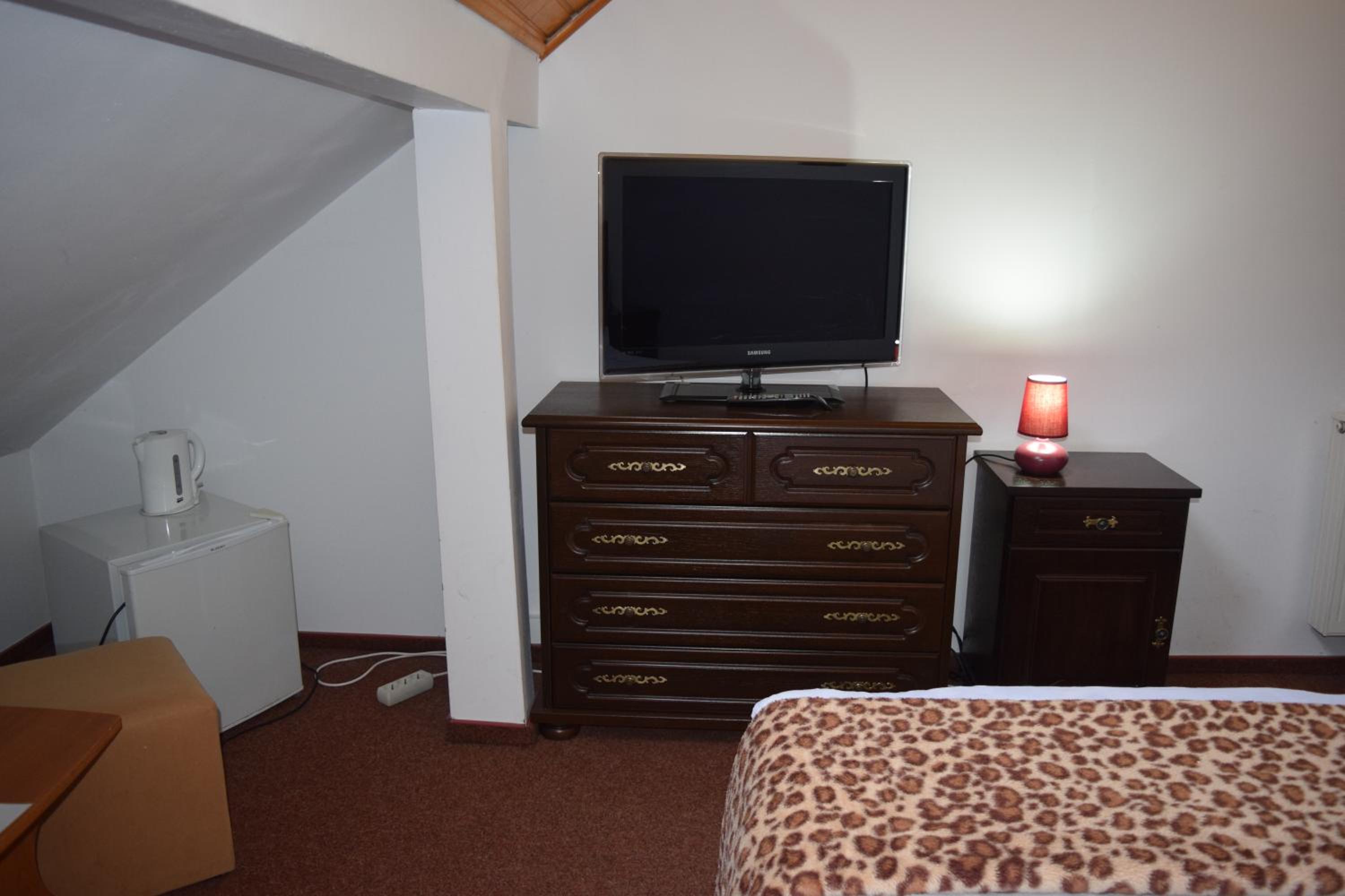 Double or Twin Room - Photo 12